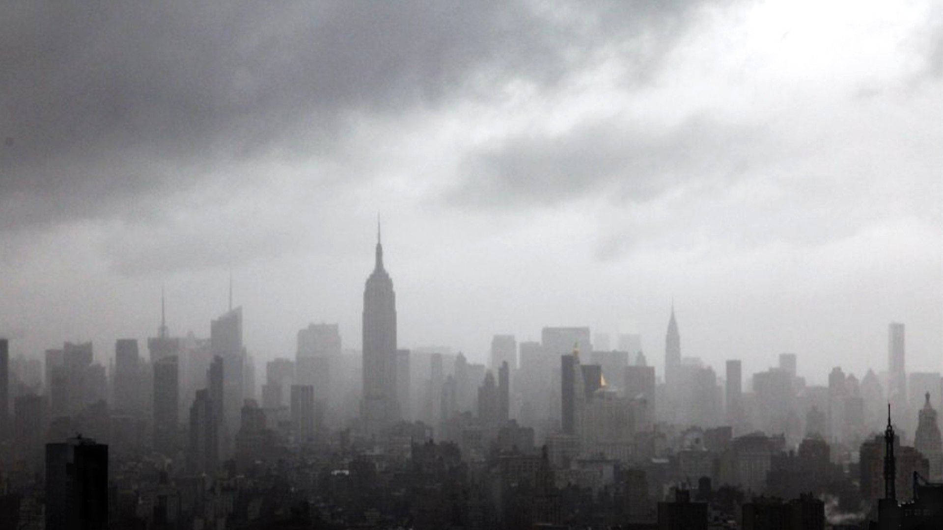Black And White New York, foggy, hazy urban skyline, Full HD Desktop Wallpaper