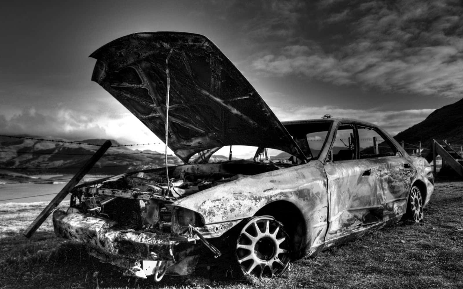 Black And White PC, rusted abandoned car, hood open, HD Desktop Wallpaper