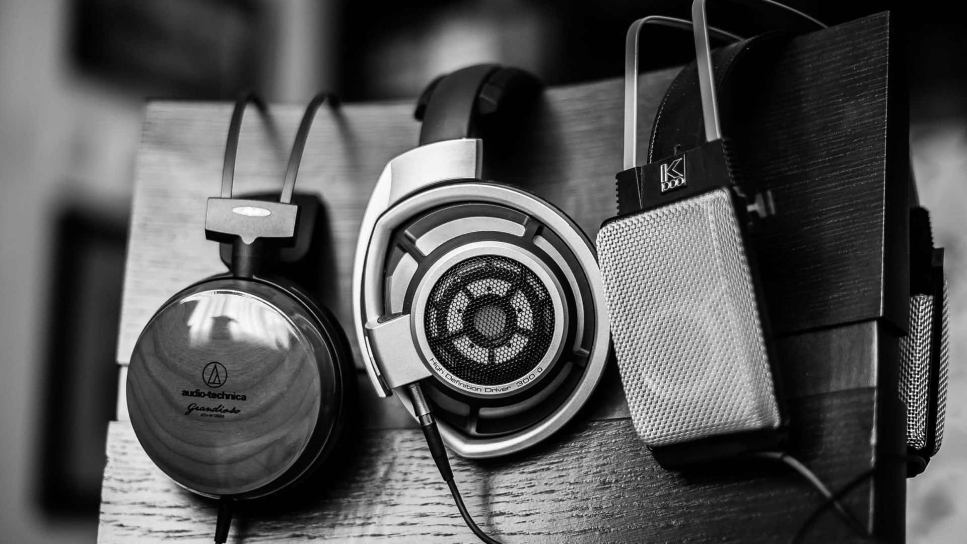 black and white piano keyboard, high-end audio equipment, headphones, Full HD Desktop Wallpaper
