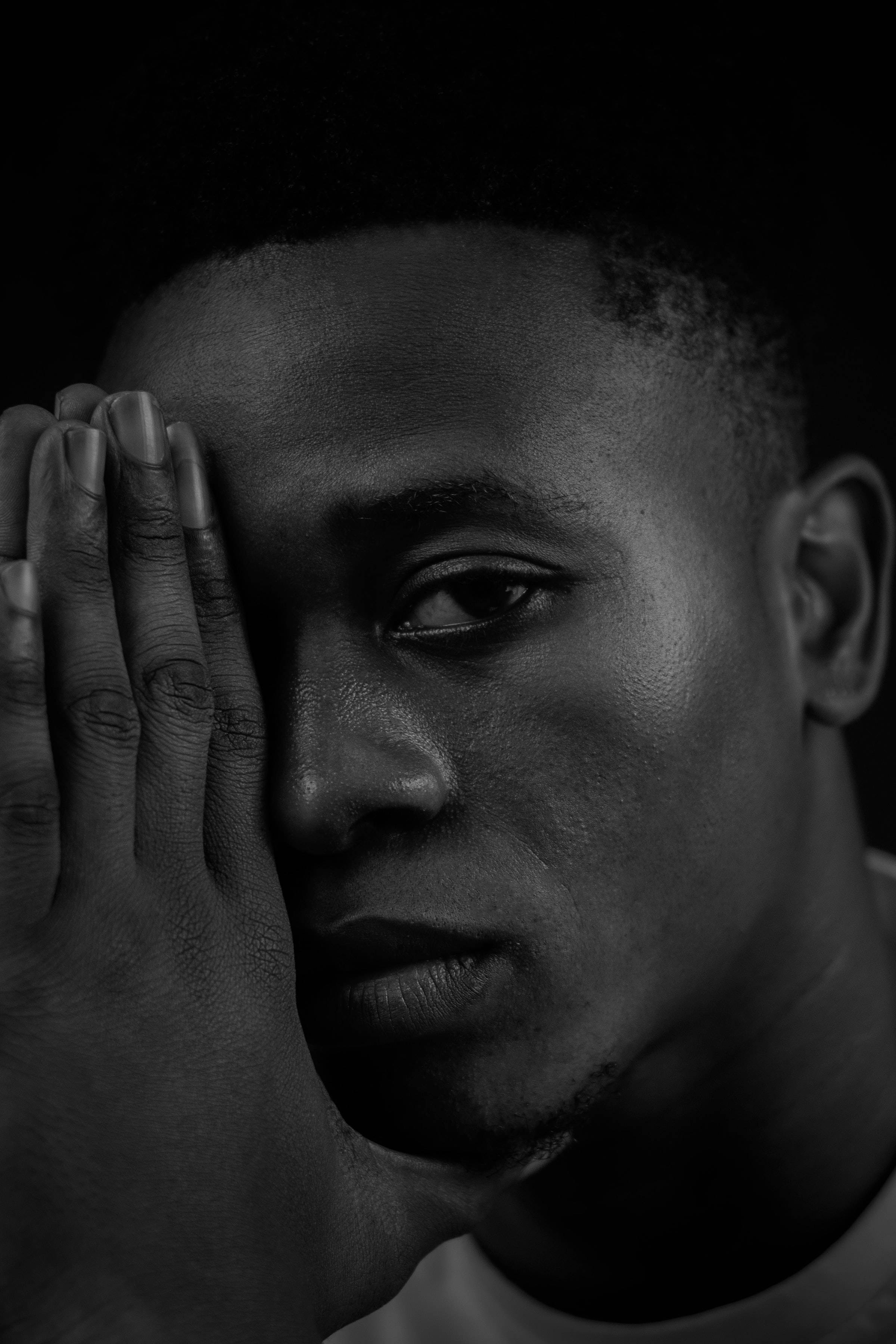 black and white portrait, man, serious face, 2K Phone Wallpaper