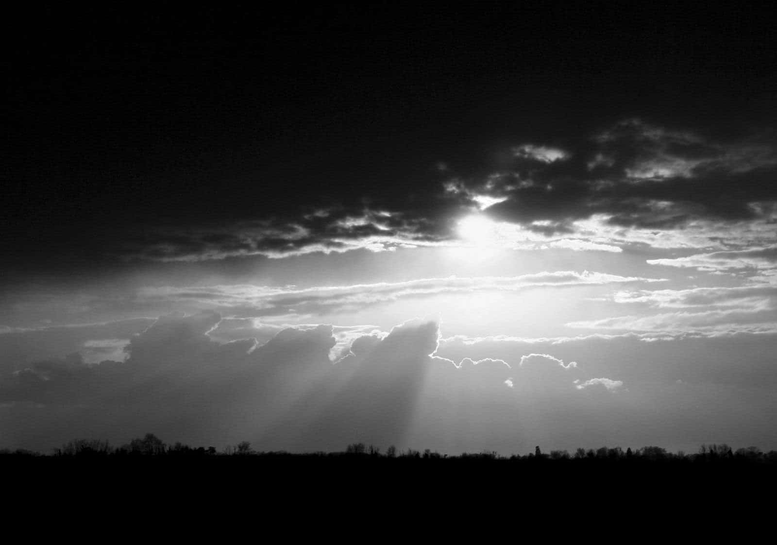 Black and White Sky, sunbeams, dark clouds, HD Desktop Wallpaper