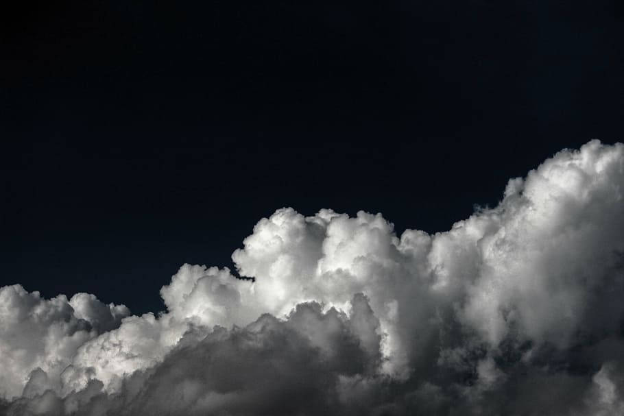 Black Day White Clouds, white cumulus clouds, deep black sky, SD Desktop Wallpaper