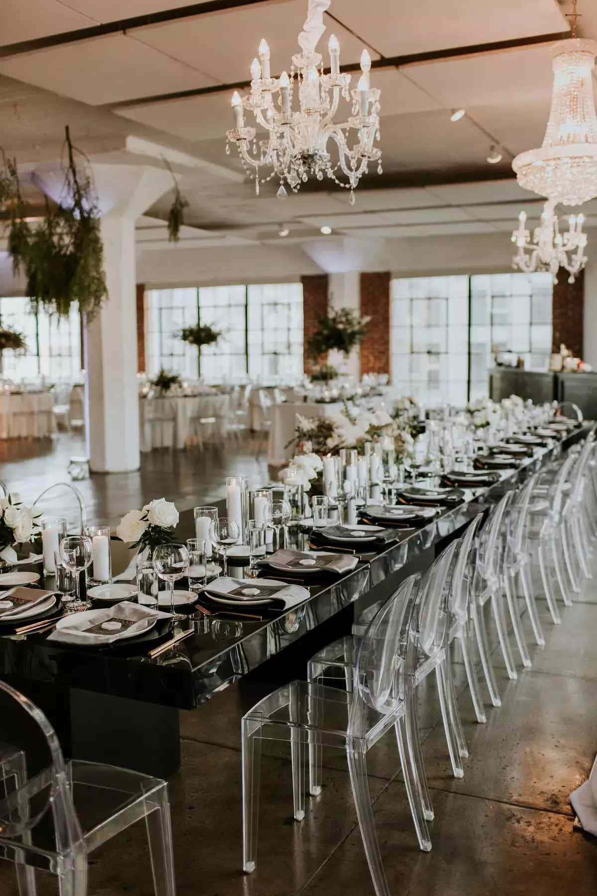 black dining table, white flowers, glassware, HD Phone Wallpaper