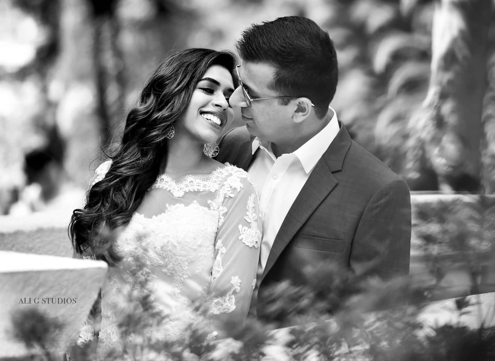 black and white wedding, smiling couple, intimate moment, HD Desktop Wallpaper