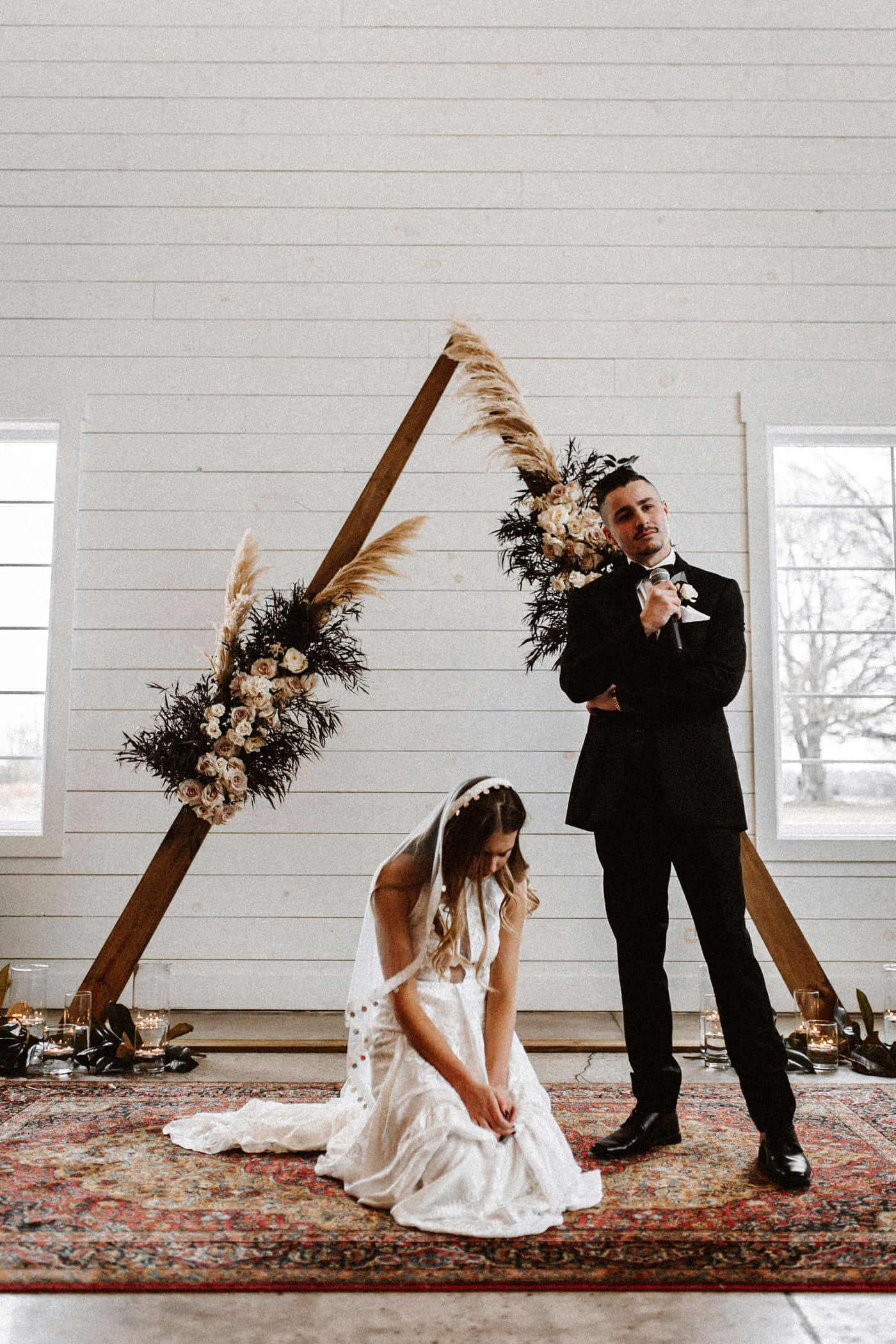 Black and White Wedding, patterned rug, rustic wooden arch, Full HD Phone Wallpaper