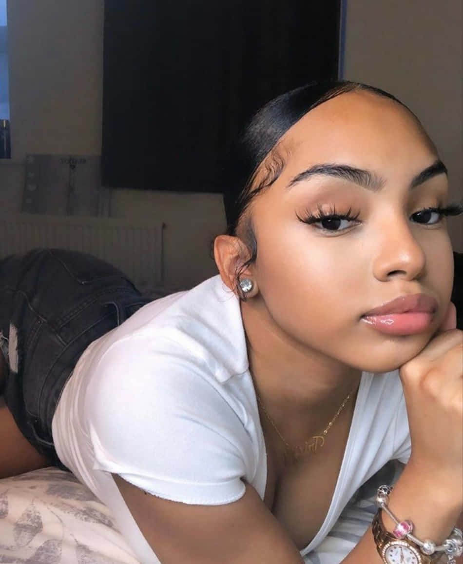 black baddie, glossy lips, diamond earrings, SD Phone Wallpaper