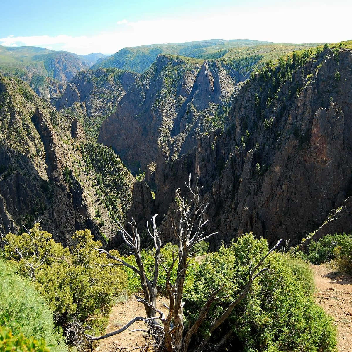 Black Canyon, rocky mountains, rugged cliffs, SD Desktop Wallpaper