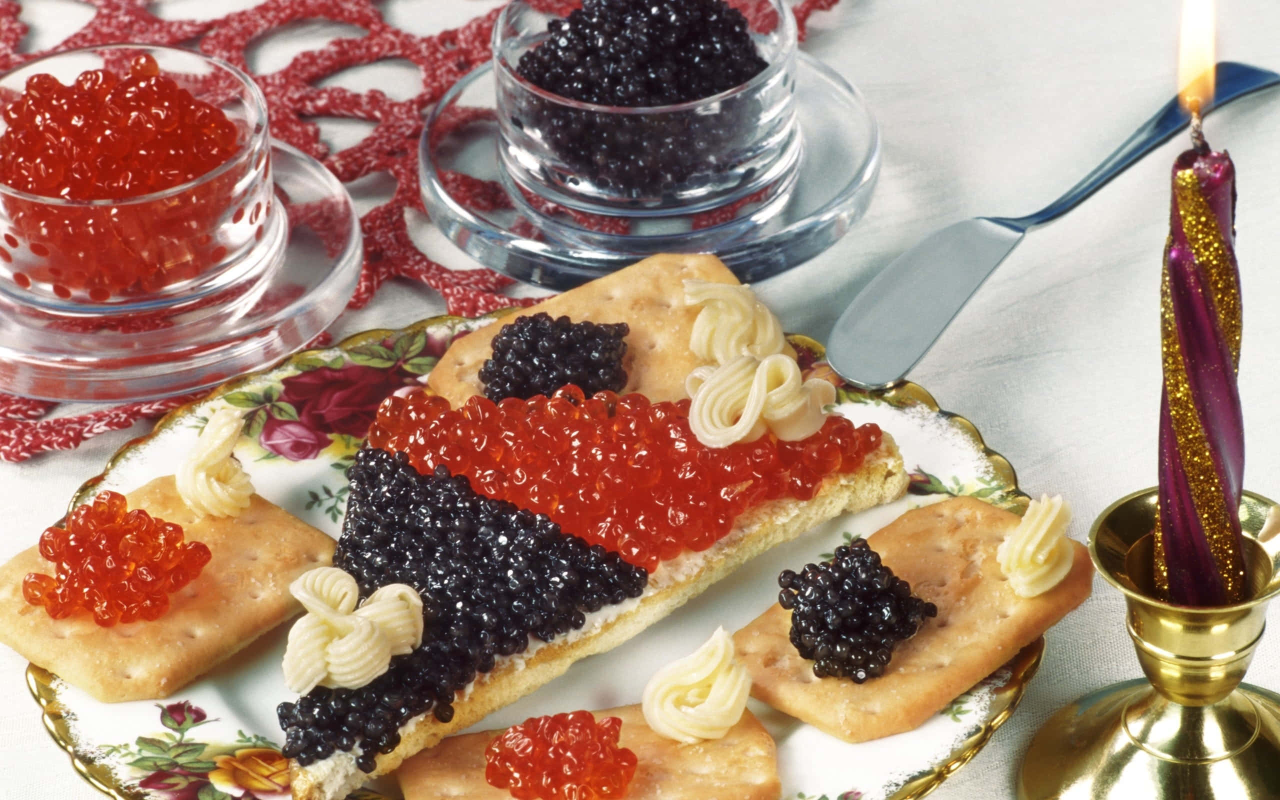 Black Caviar, buttered crackers, cream swirls, 2K Desktop Wallpaper