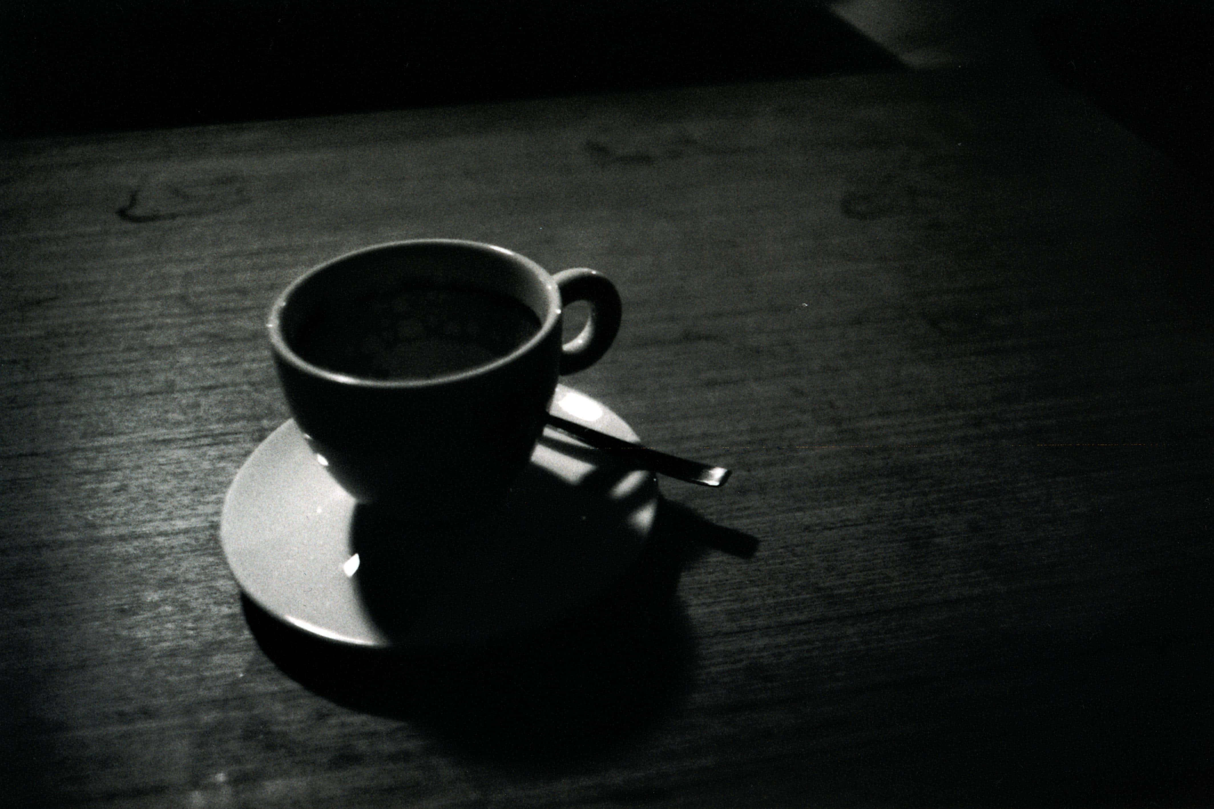 black coffee, 4254 x 2836, wooden table, 4K Desktop Wallpaper