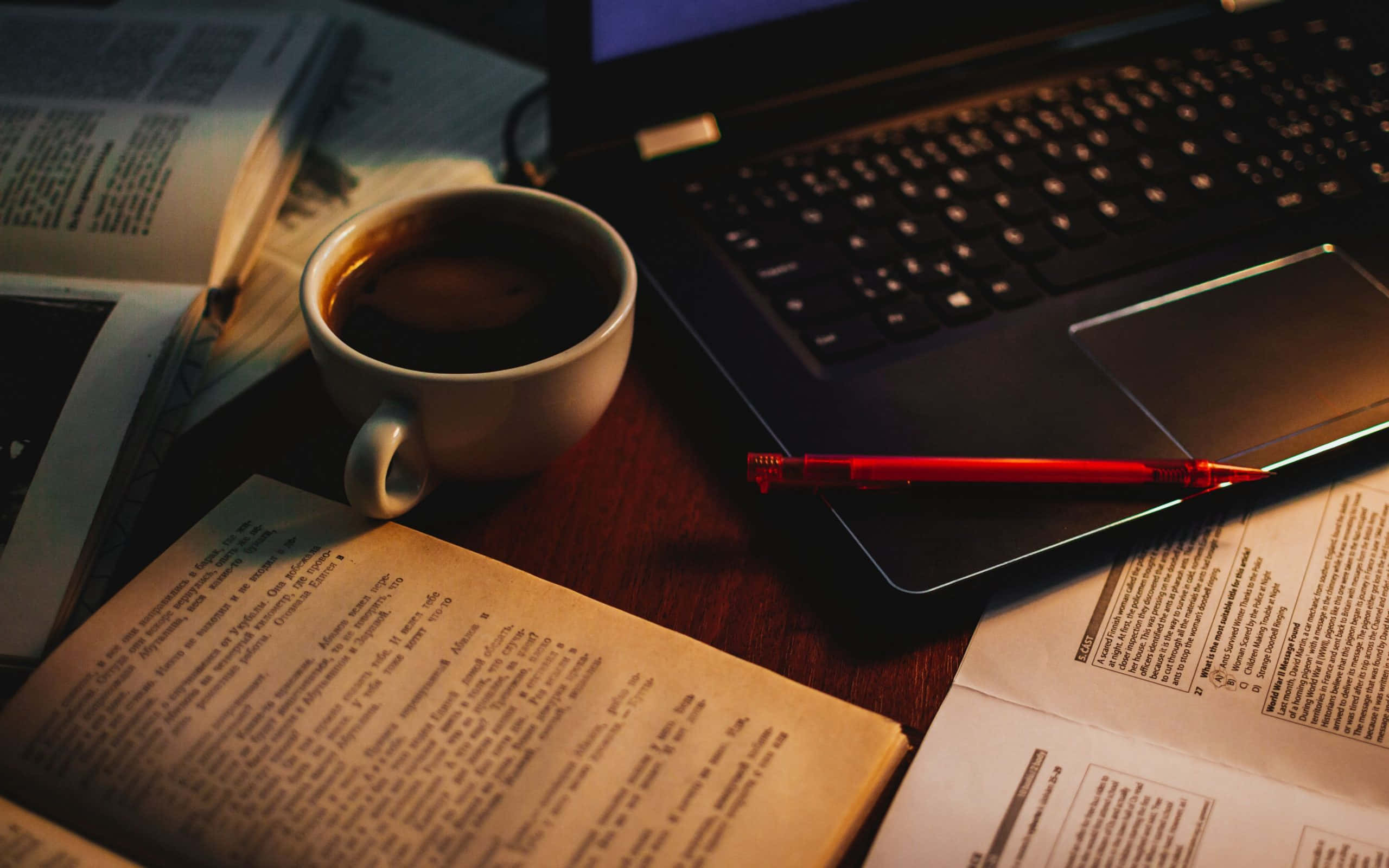 dark cup of coffee, wooden desk, open book, 2K Desktop Wallpaper