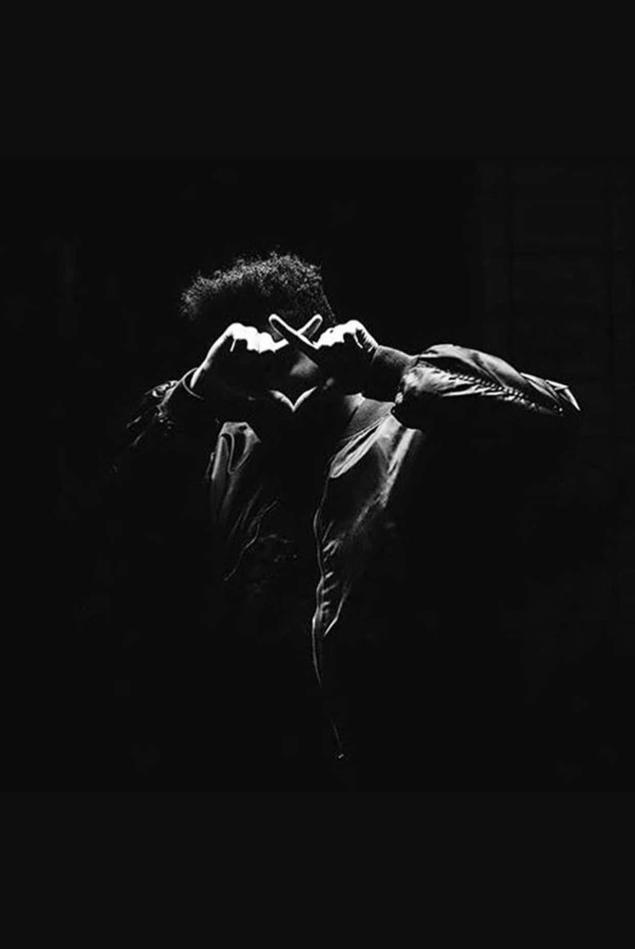 black background, dark jacket, high contrast monochrome, HD Phone Wallpaper