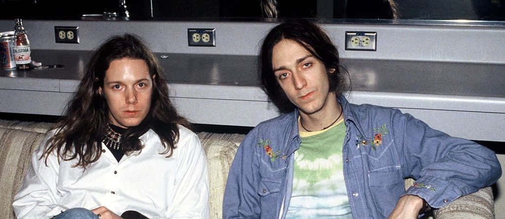 The Black Crowes, retro bar, digital clocks, SD Desktop Wallpaper