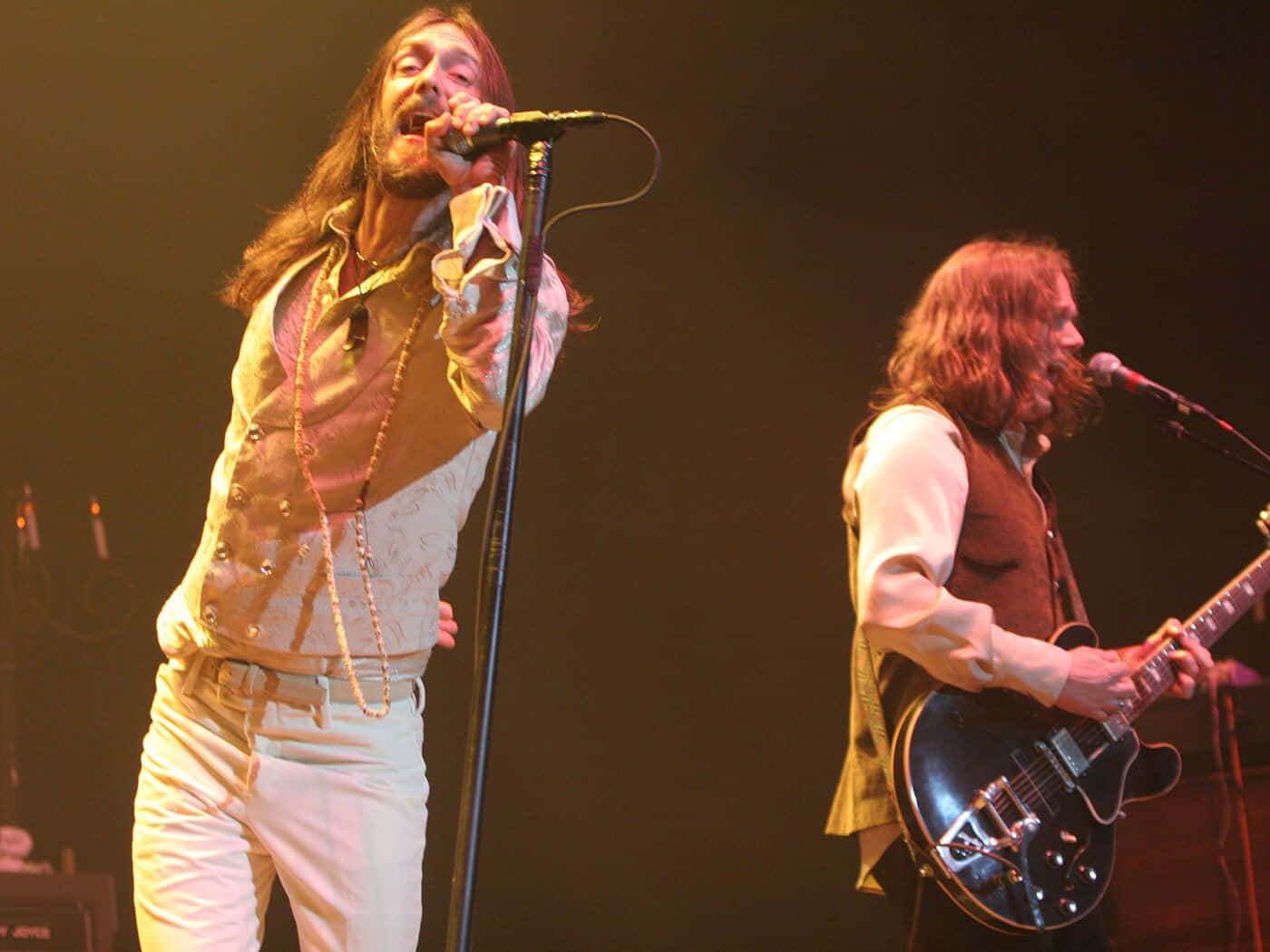 The Black Crowes, black electric guitar, warm stage lights, HD Desktop Wallpaper