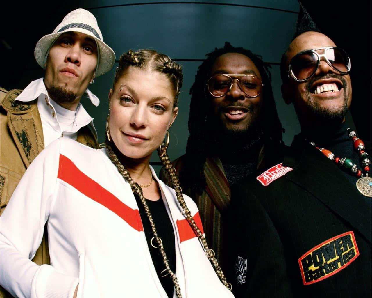 Black Eyed Peas, dark curved wall, stylishly dressed musicians, HD Desktop Wallpaper