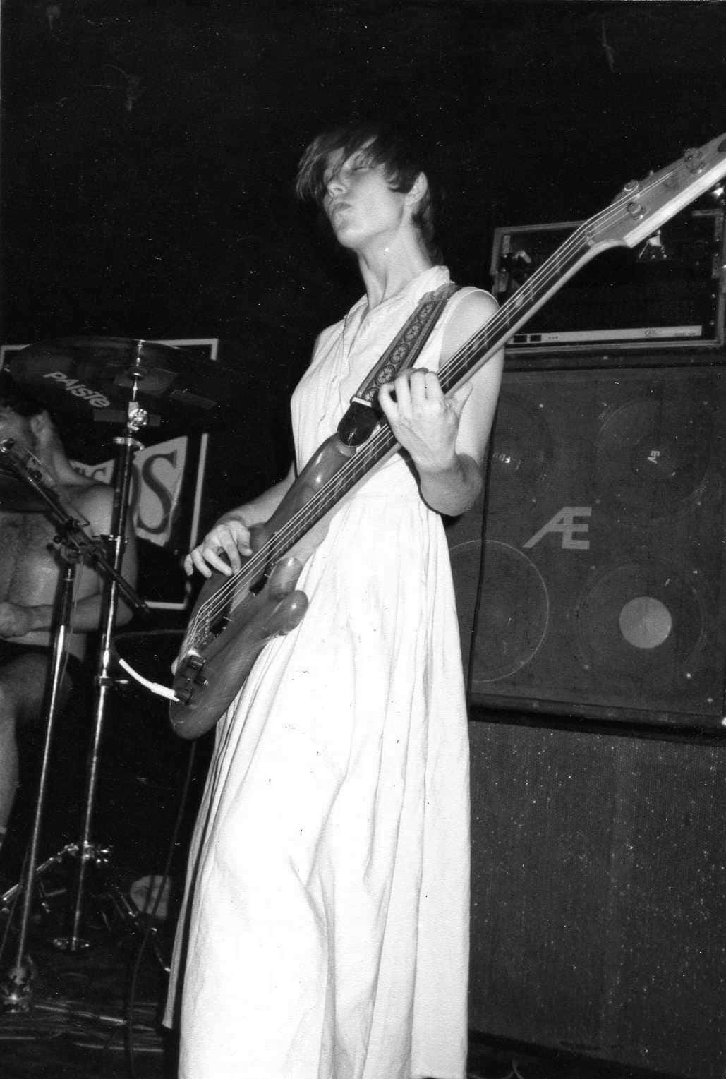 Black Flag Band, bass guitar, dimly lit stage, HD Phone Wallpaper