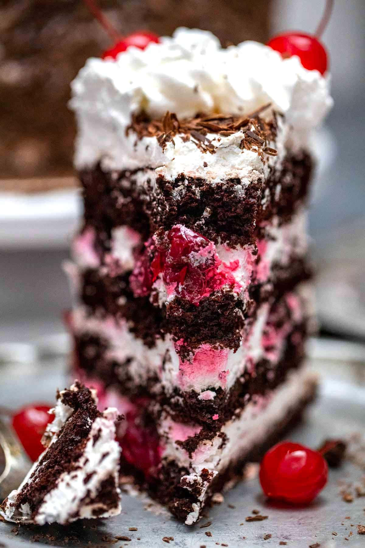 black forest cake, black cherry cake, whipped cream, HD Phone Wallpaper