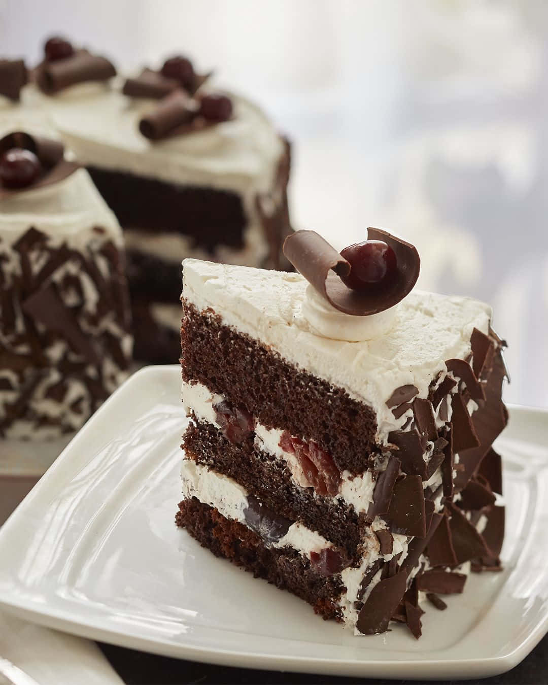 black forest cake, chocolate cake, cream filling, HD Phone Wallpaper