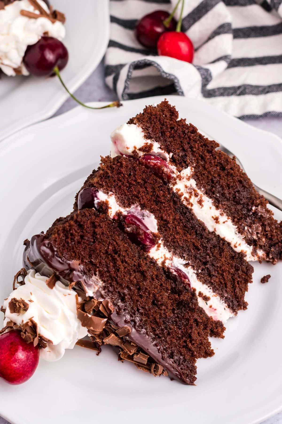 Black Forest Cake, chocolate cake, cream, HD Phone Wallpaper