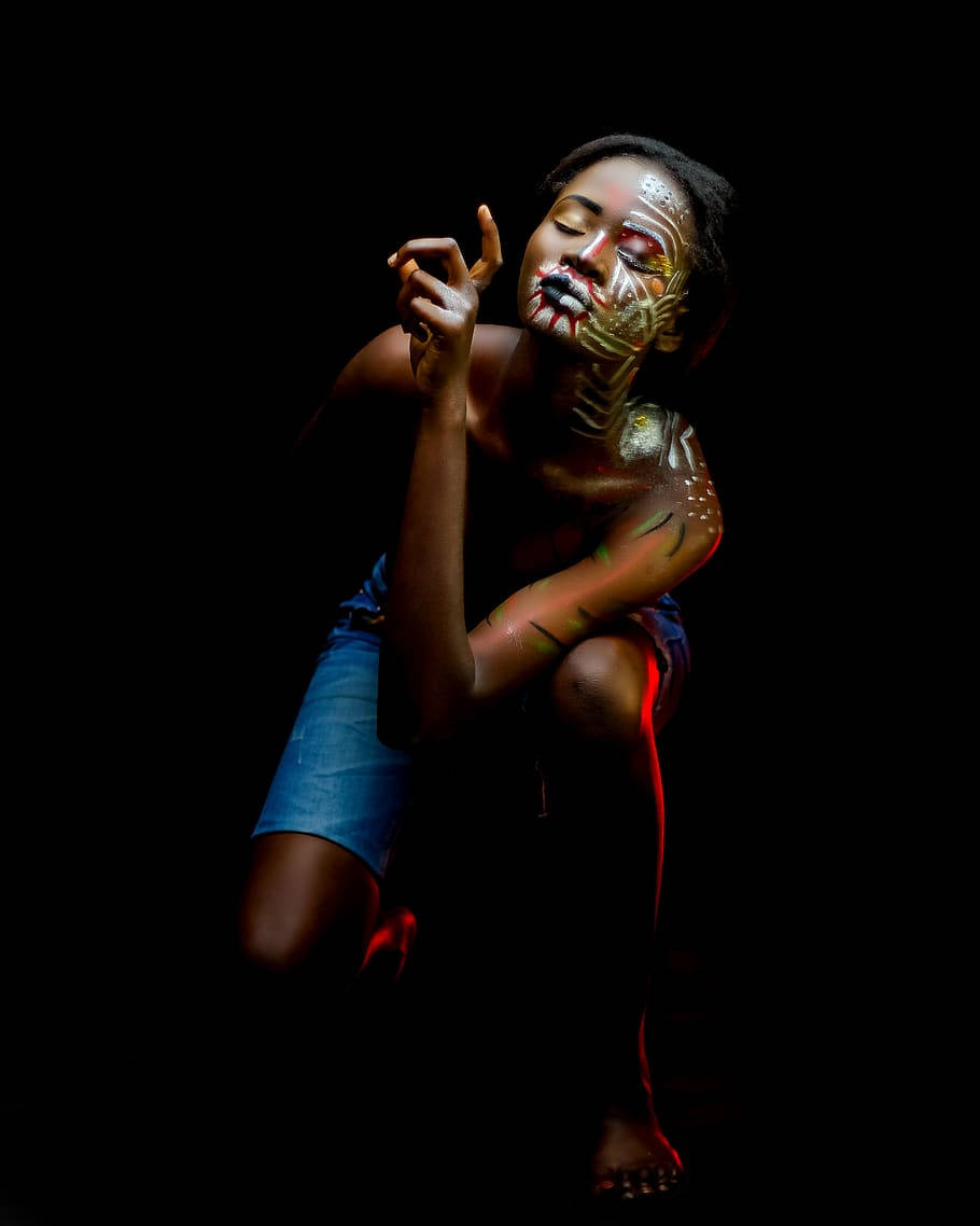 body paint, face and body paint, dramatic red and gold lighting, SD Phone Wallpaper
