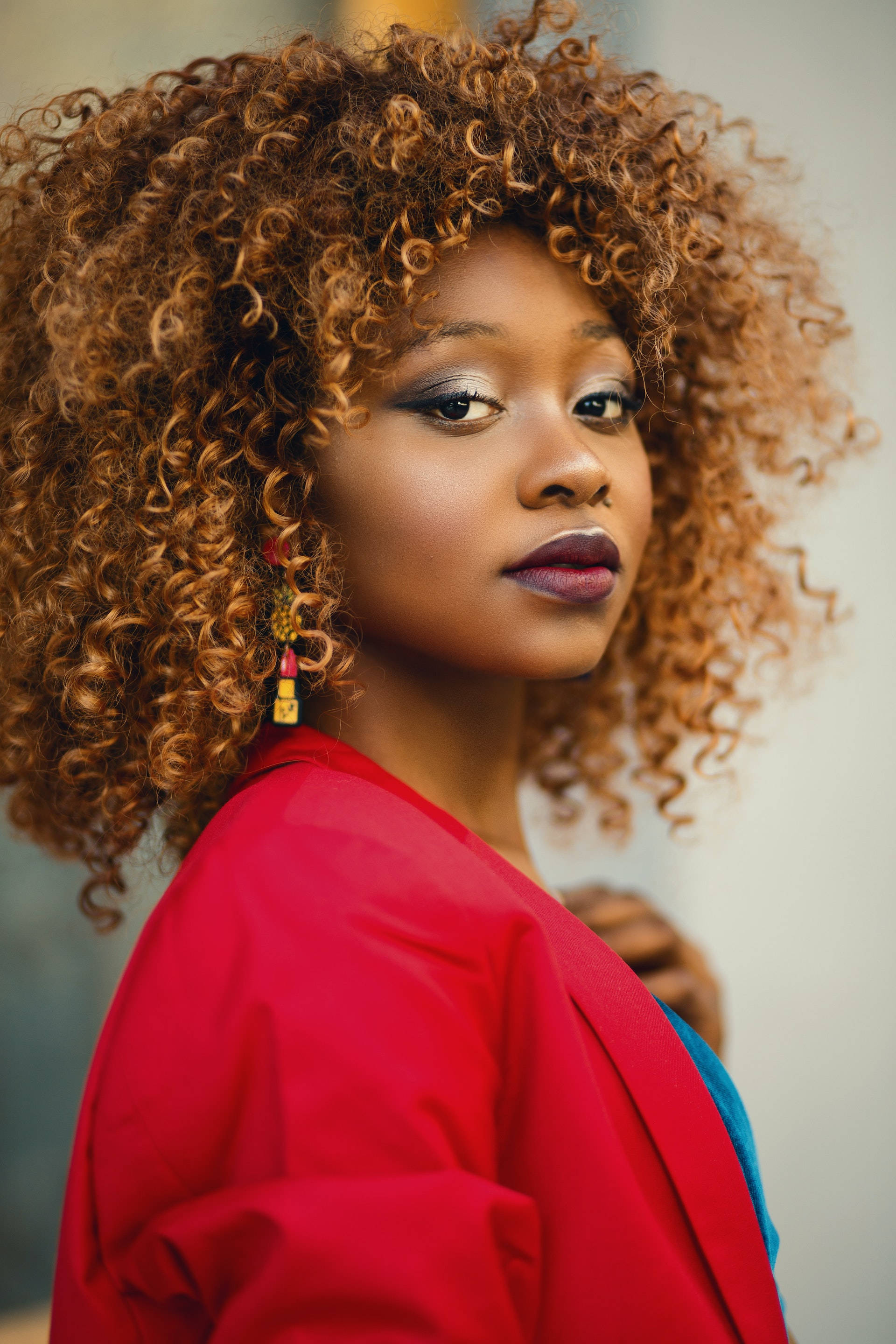 black woman, brown afro, caramel curls, 2K Phone Wallpaper