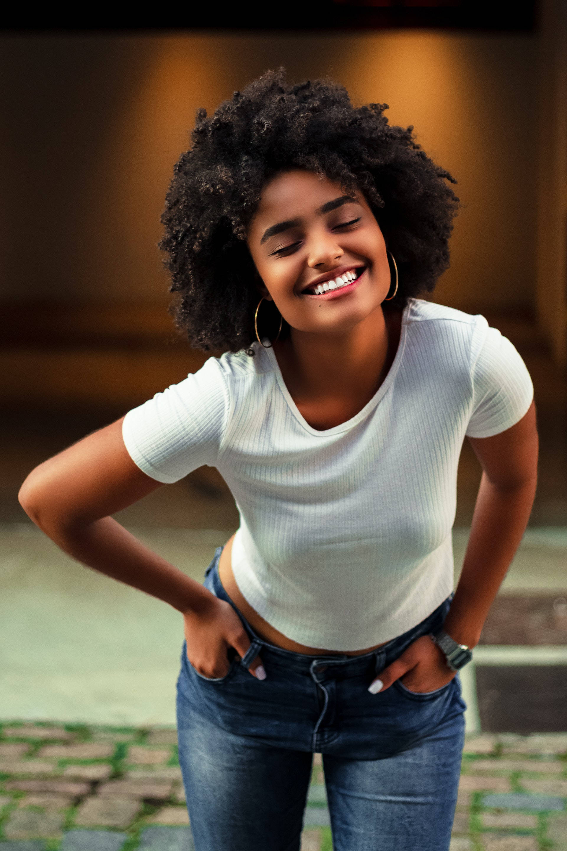 smiling black woman, afro hairstyle, curly hair, 2K Phone Wallpaper