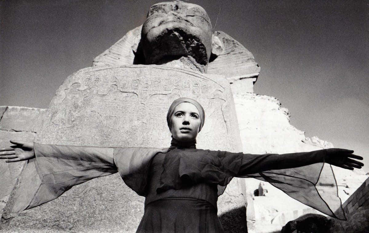 Black Magic Woman, ancient Egyptian sphinx statue, monochrome, SD Desktop Wallpaper