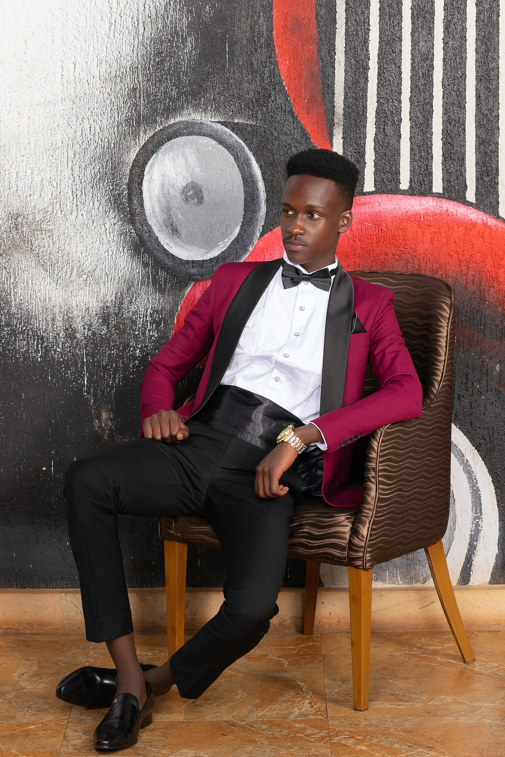 fuschia pink tux, magenta tuxedo jacket, black bowtie, 2K Phone Wallpaper