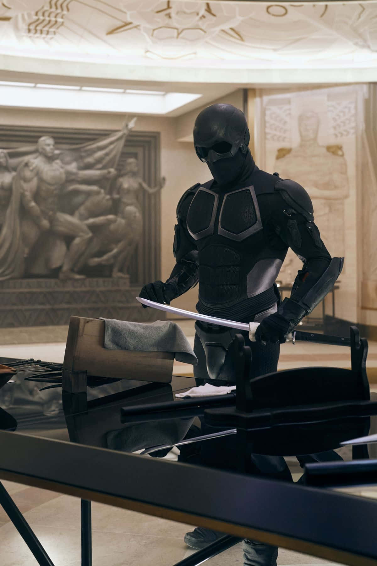 Black Noir, tactical gear, gleaming sword, HD Phone Wallpaper