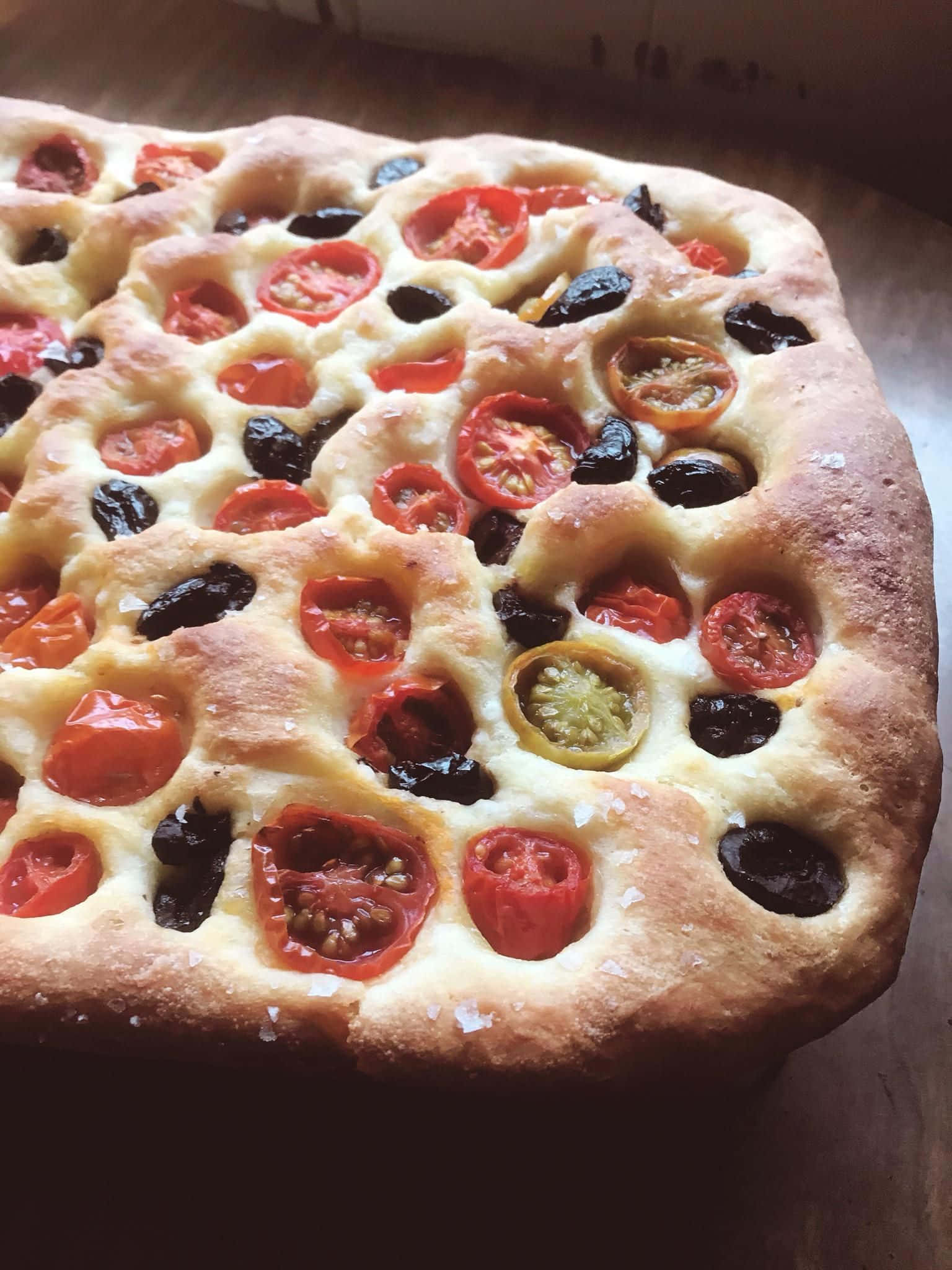 black olives, focaccia bread, cherry tomatoes, Full HD Phone Wallpaper