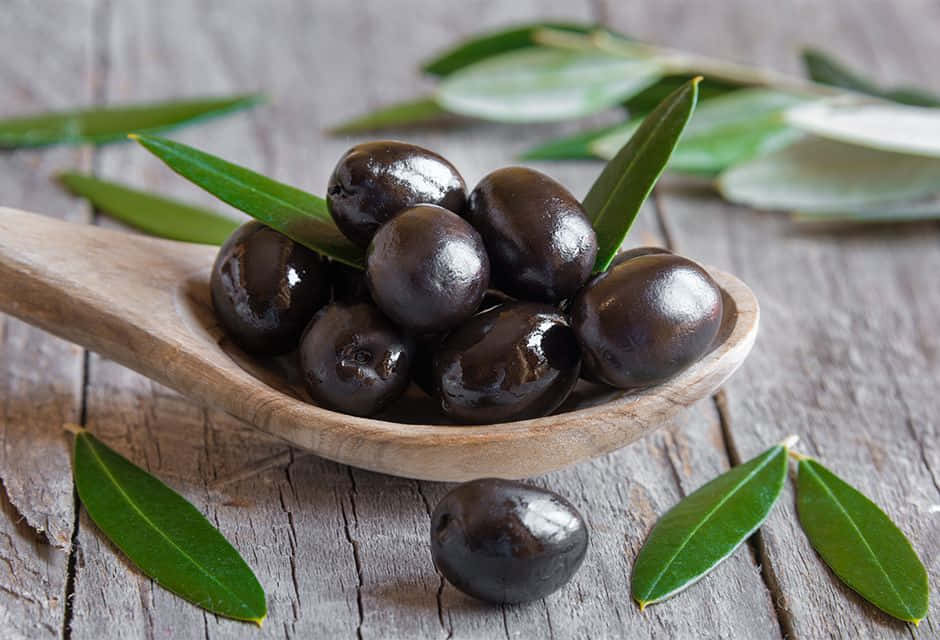 black olives, wooden spoon, fresh green leaves, SD Desktop Wallpaper