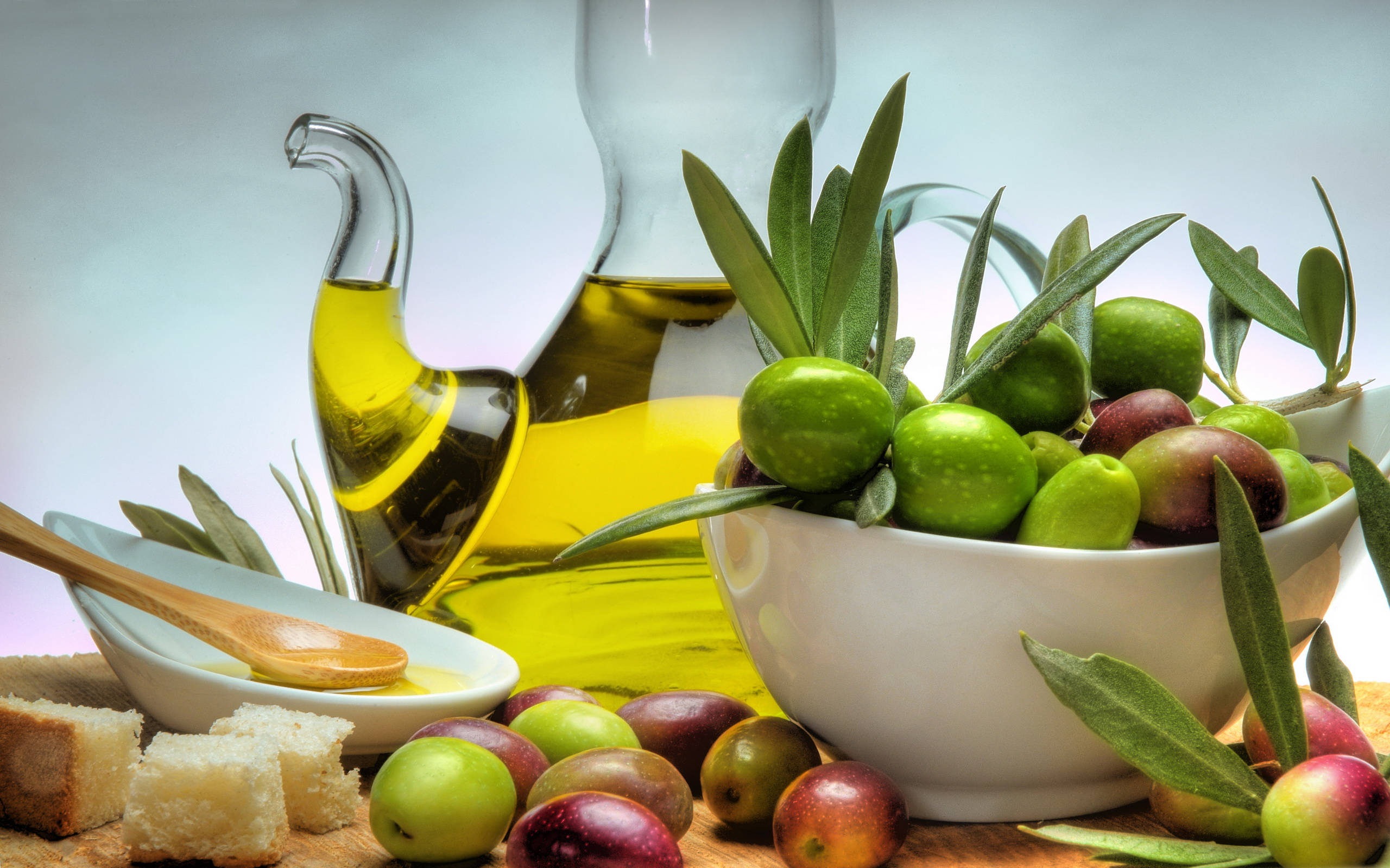 olive oil, green olives, purple olives, 2K Desktop Wallpaper