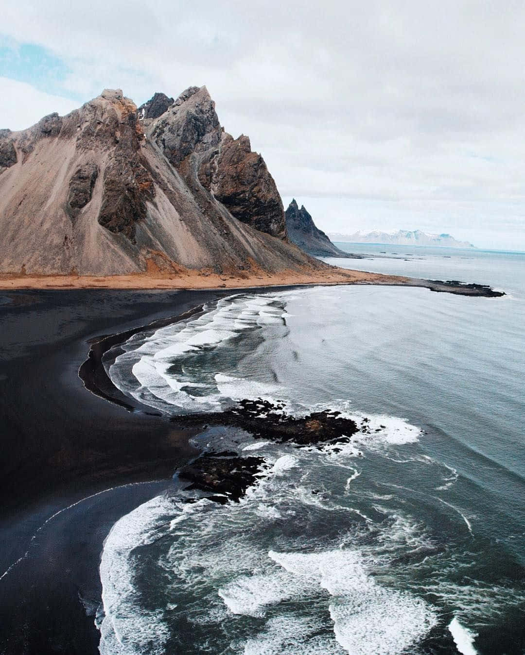 black sand beach, aerial view, rugged volcanic cliffs, HD Phone Wallpaper