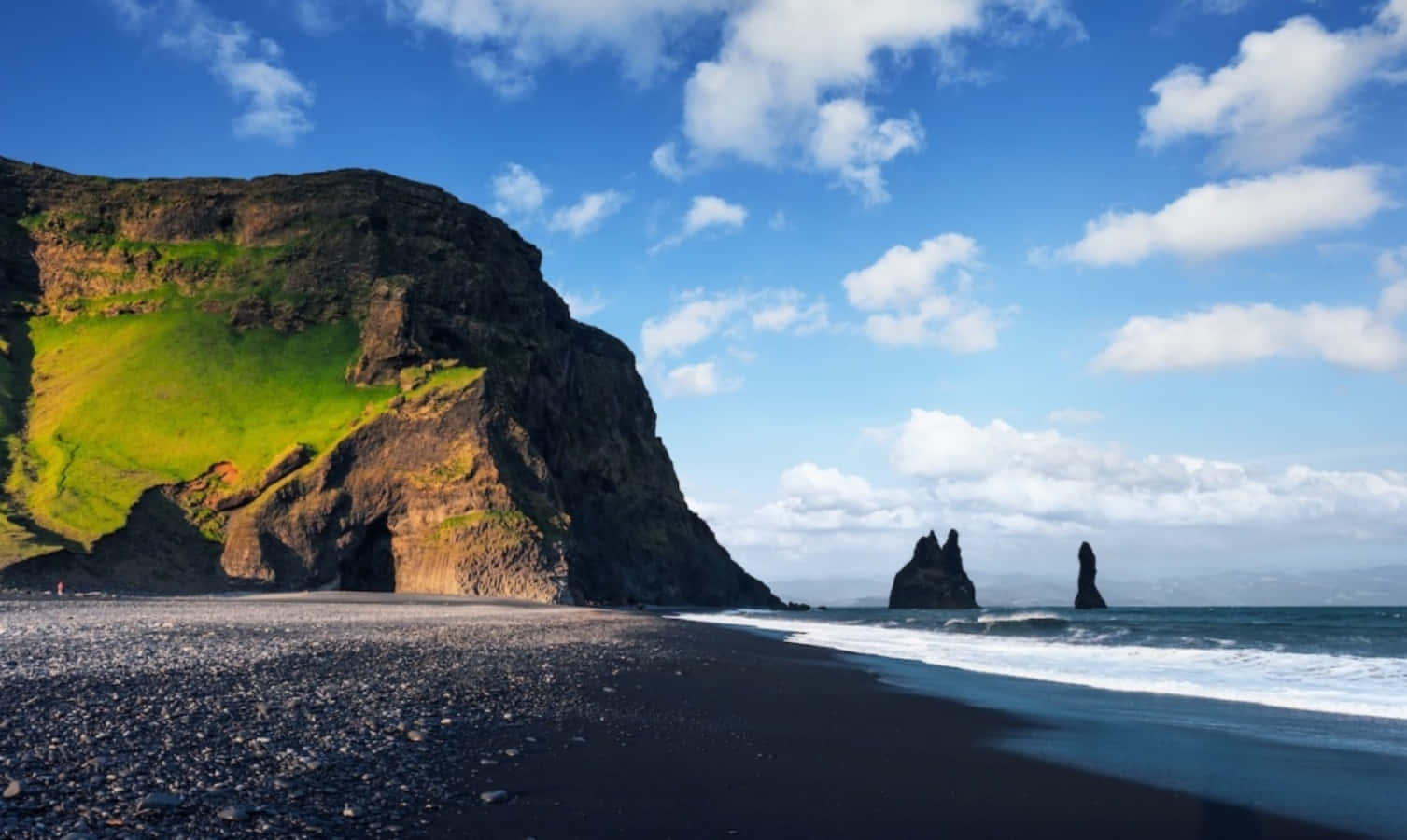 Black Sand Beach, turquoise waves, bright blue sky, HD Desktop Wallpaper