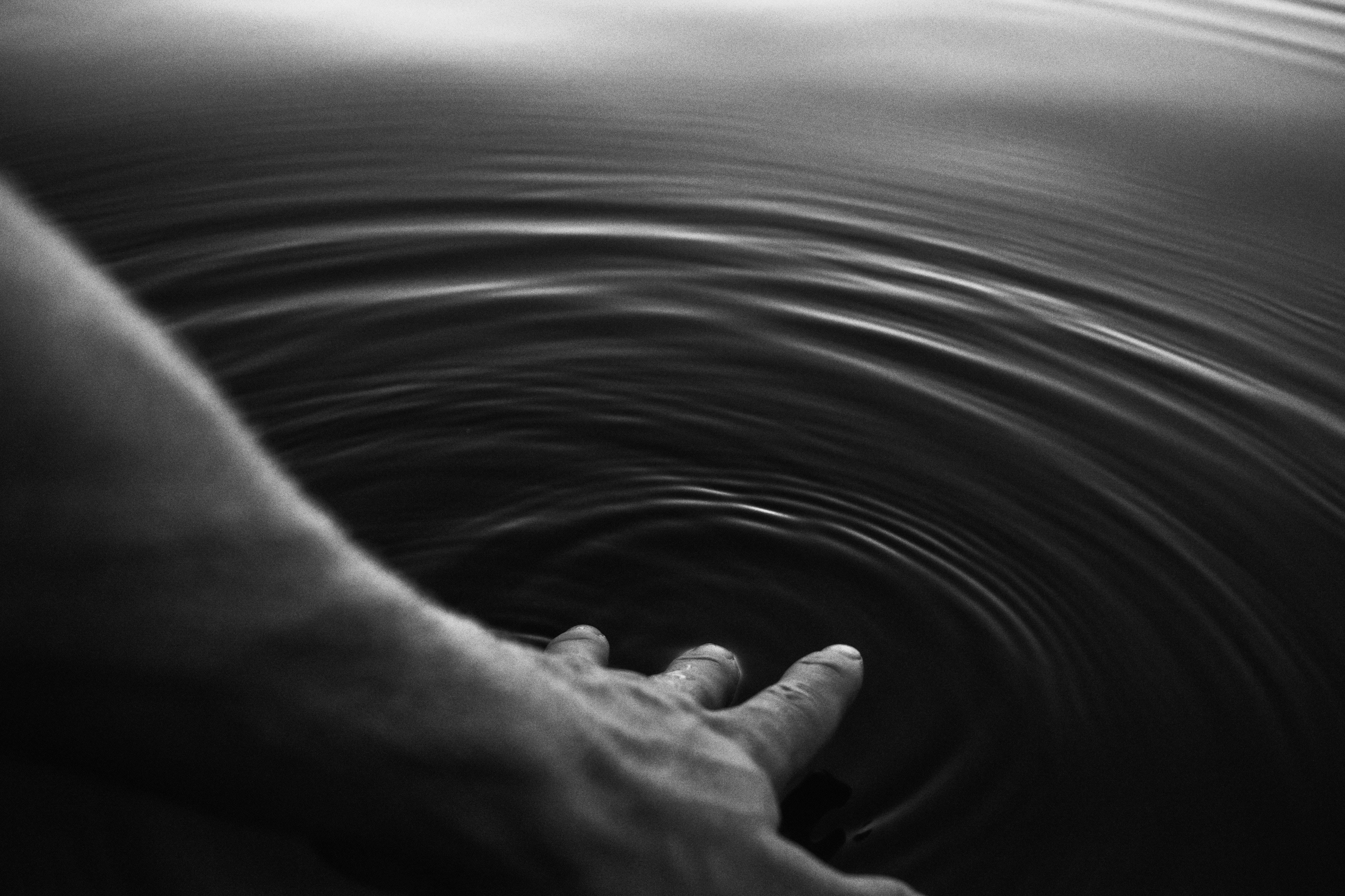 Person, water, black screen 4k, 5K Desktop Wallpaper