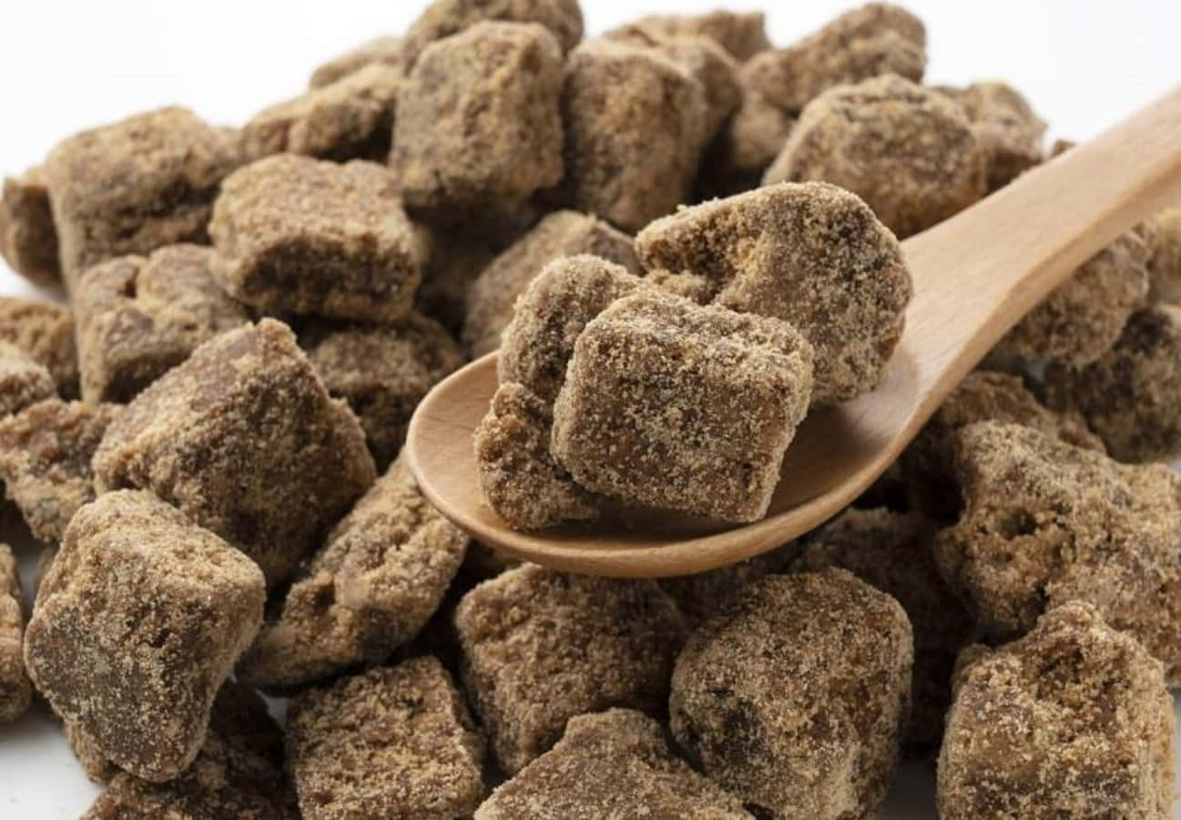 Black Sugar, wooden spoon, glistening brown sugar cubes, HD Desktop Wallpaper