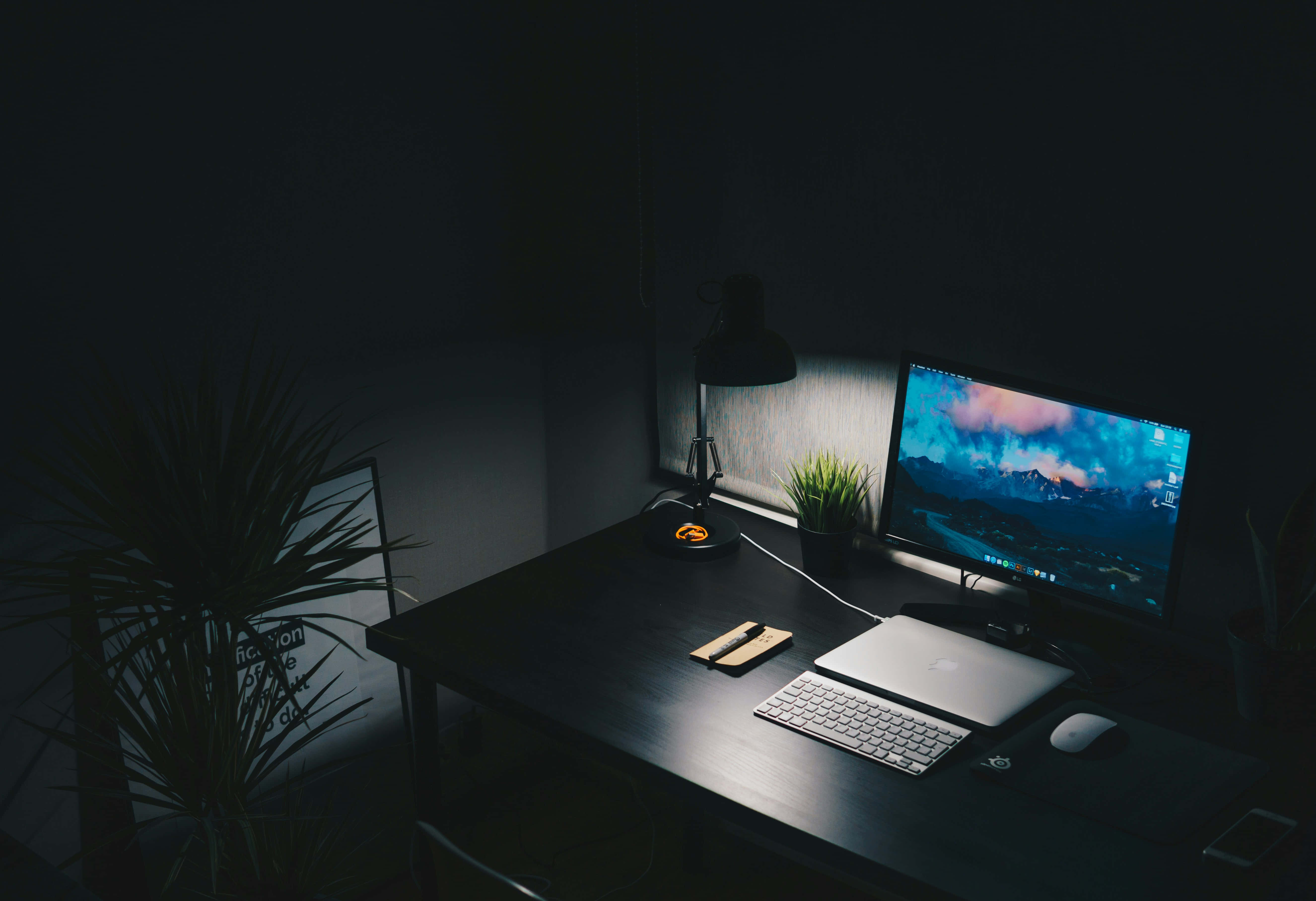 Dark Mode, home office setup, lamp, 5K Desktop Wallpaper