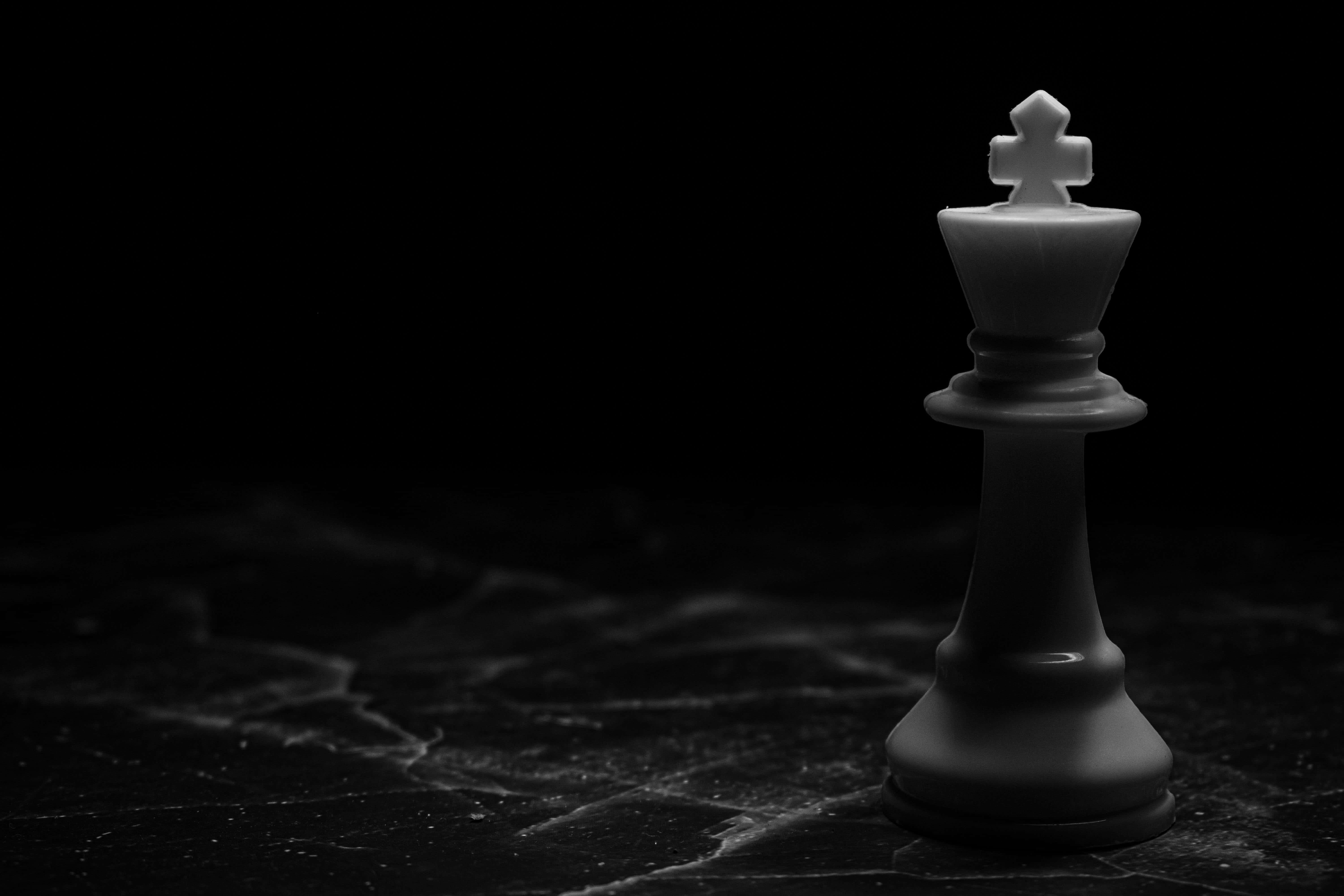 white chess king, dark marble surface, black background, 5K Desktop Wallpaper