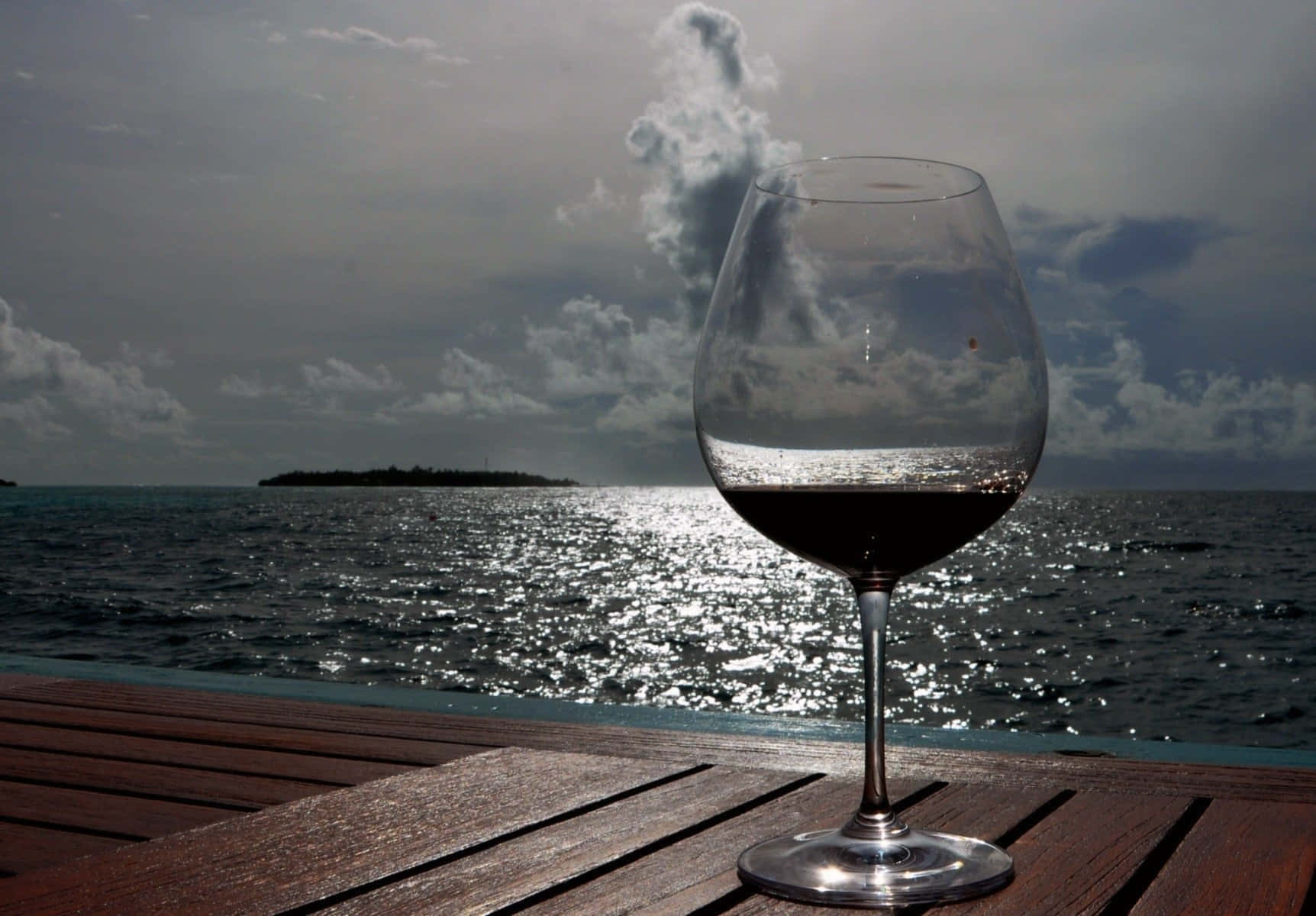 Black Wine, red wine, wooden deck, HD Desktop Wallpaper