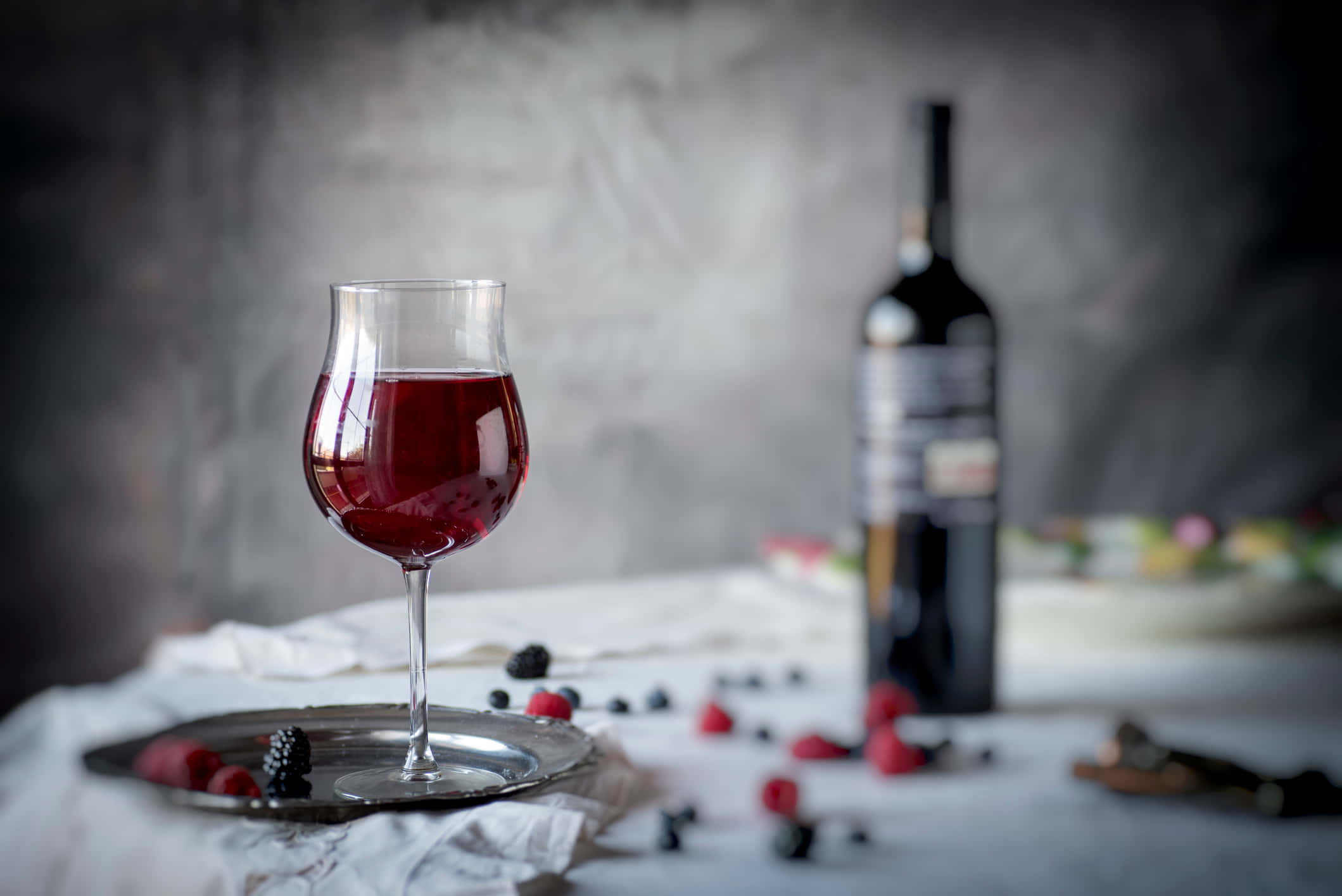 Blackberry Wine, 2119 x 1415, silver tray, Full HD Desktop Wallpaper