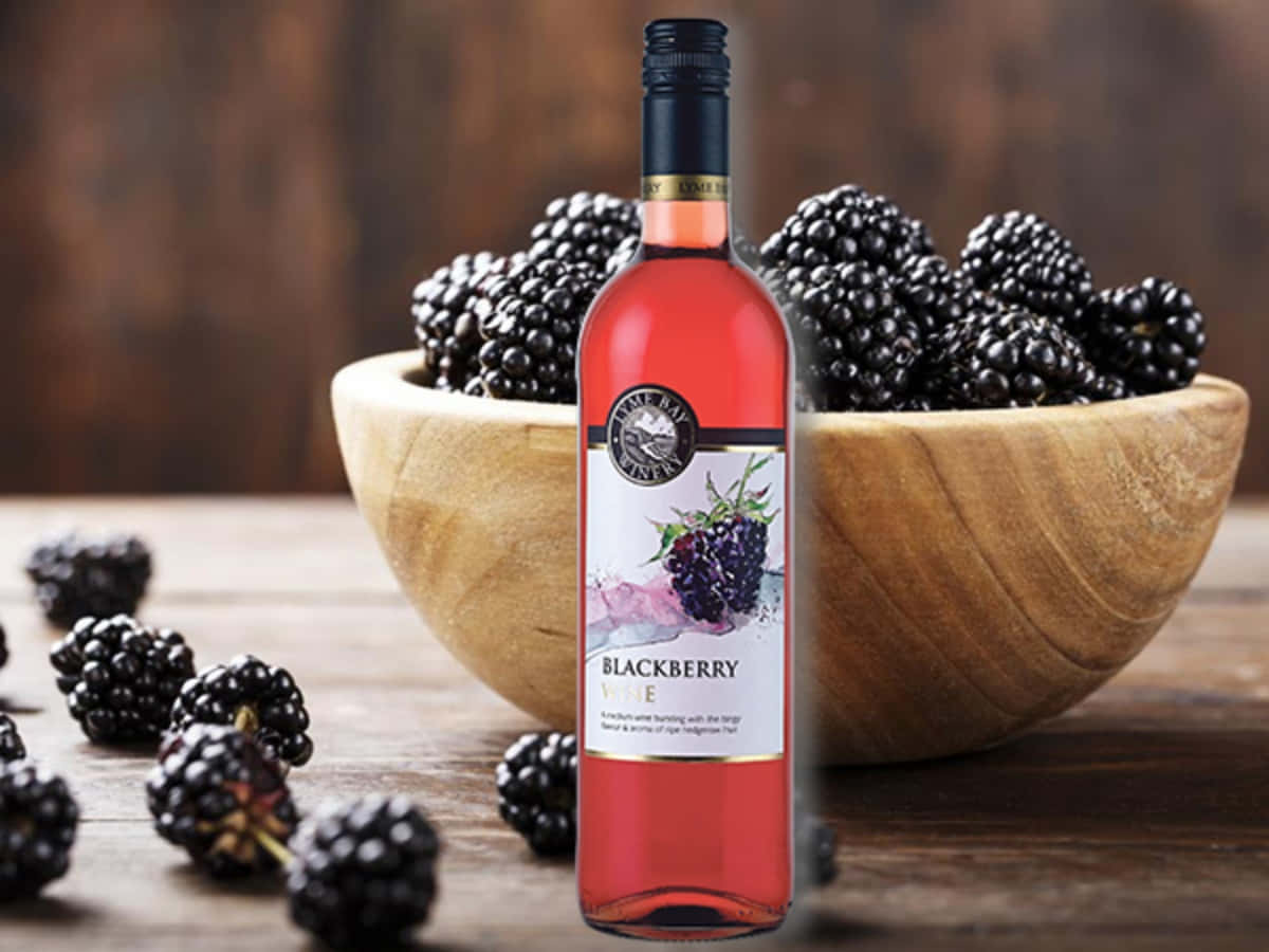 Blackberry Wine, bottle of blackberry wine, wooden bowl, SD Desktop Wallpaper