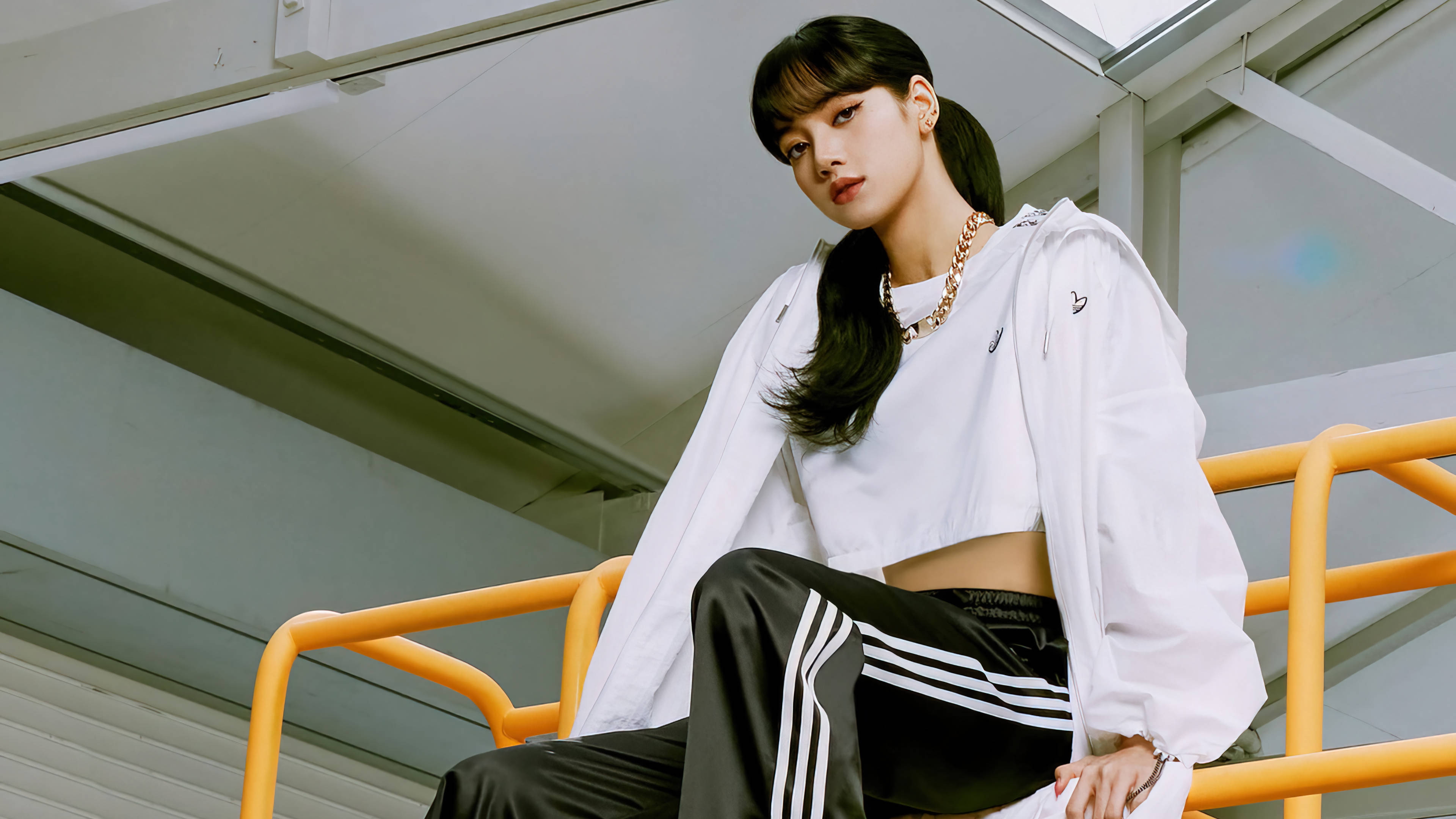 adidas activewear, Lisa Blackpink, white athletic wear, 4K Desktop Wallpaper