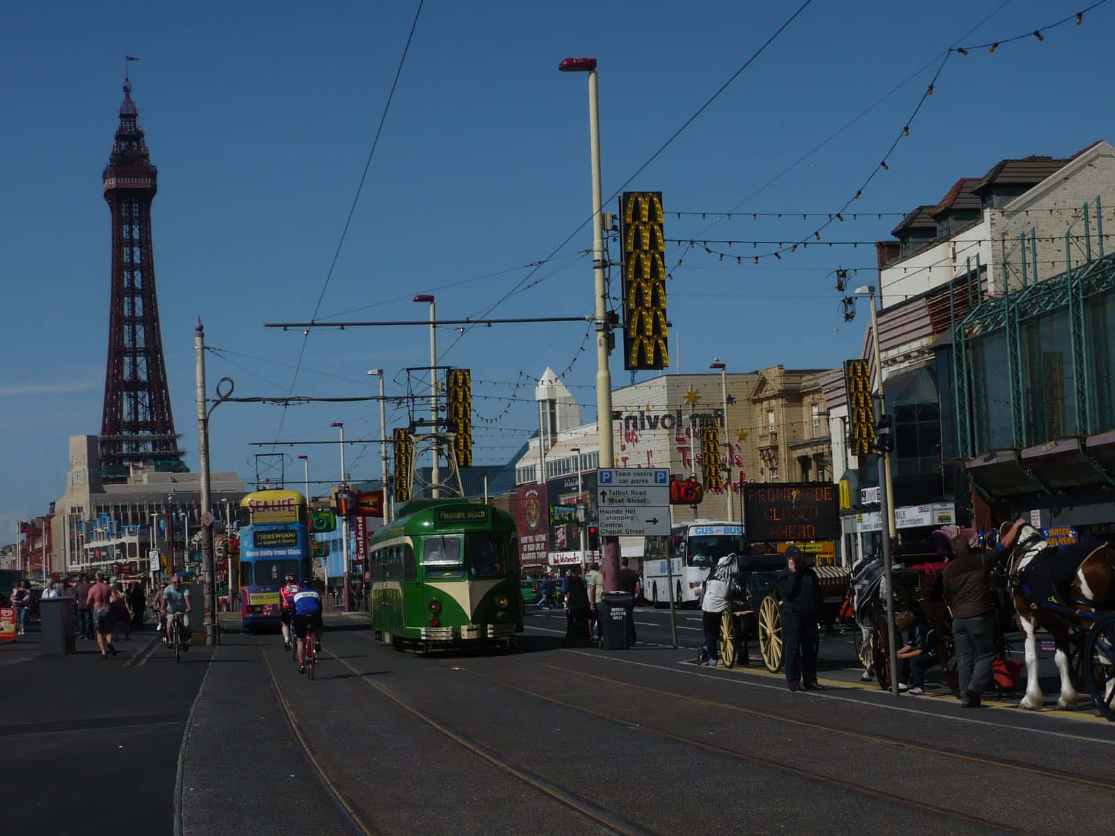 Blackpool Tower, Blackpool, green tram, HD Desktop Wallpaper