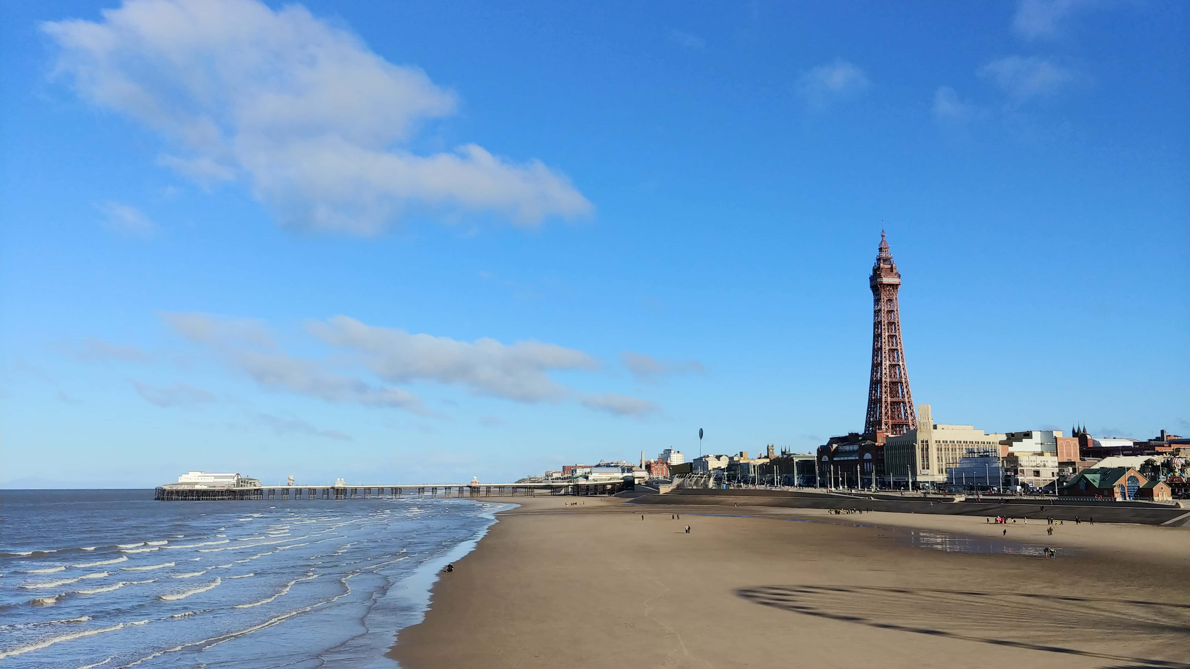 Blackpool Tower, sunny beach, long pier, 4K Desktop Wallpaper