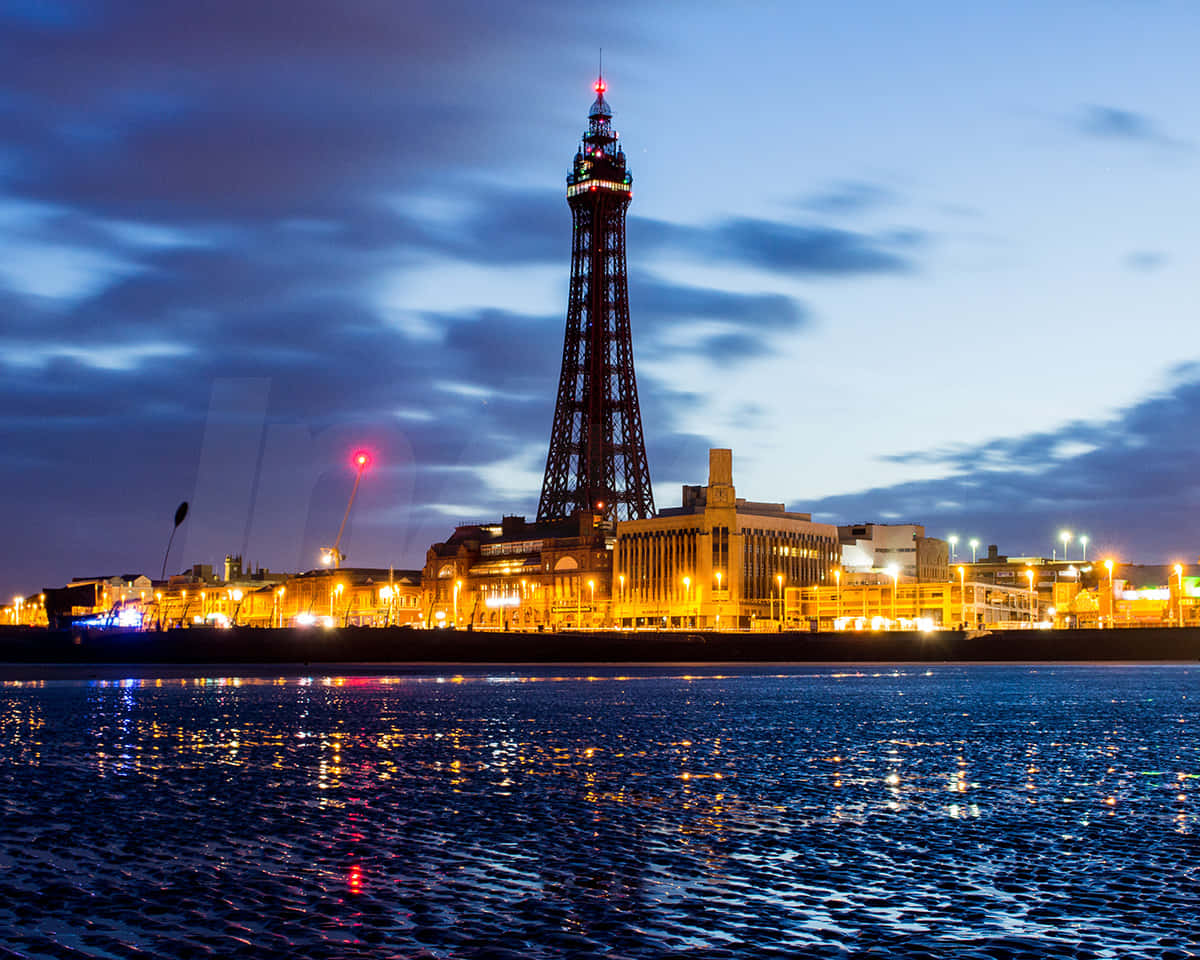 Blackpool Tower, yellow city lights, twilight sky, SD Desktop Wallpaper