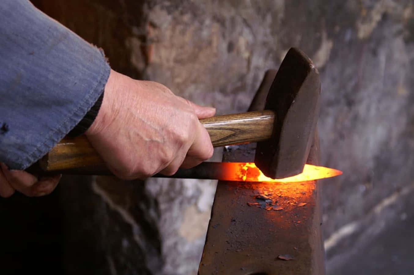 blacksmith, anvil, glowing orange hot metal bar, HD Desktop Wallpaper