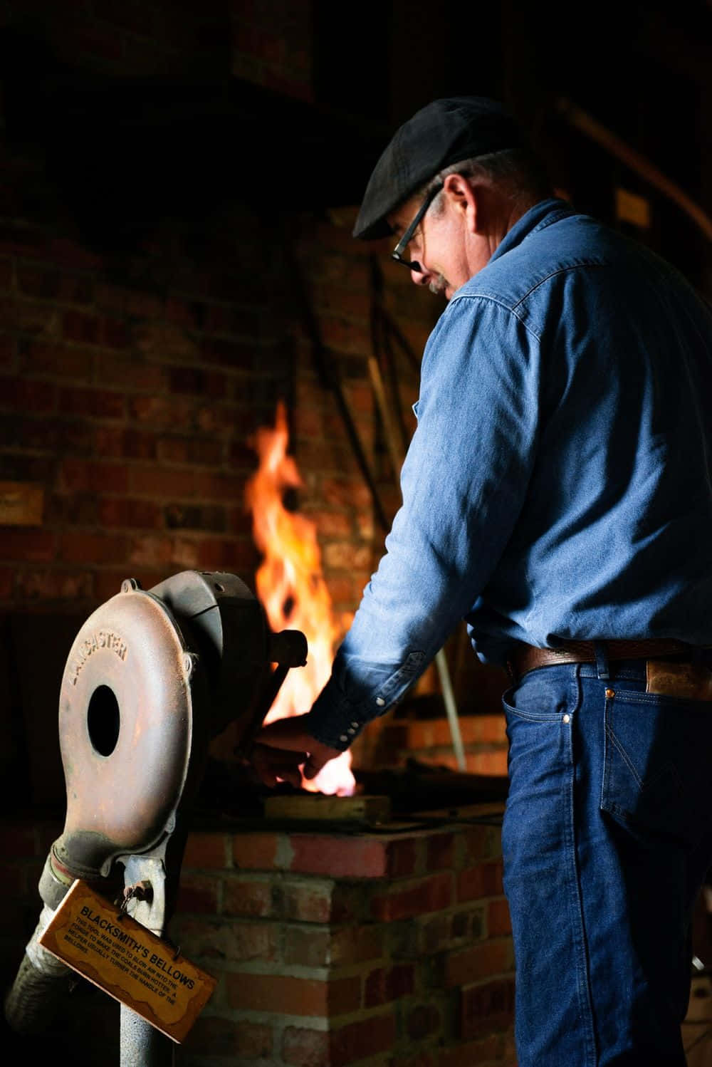 Blacksmith, blue shirt, cap, HD Phone Wallpaper