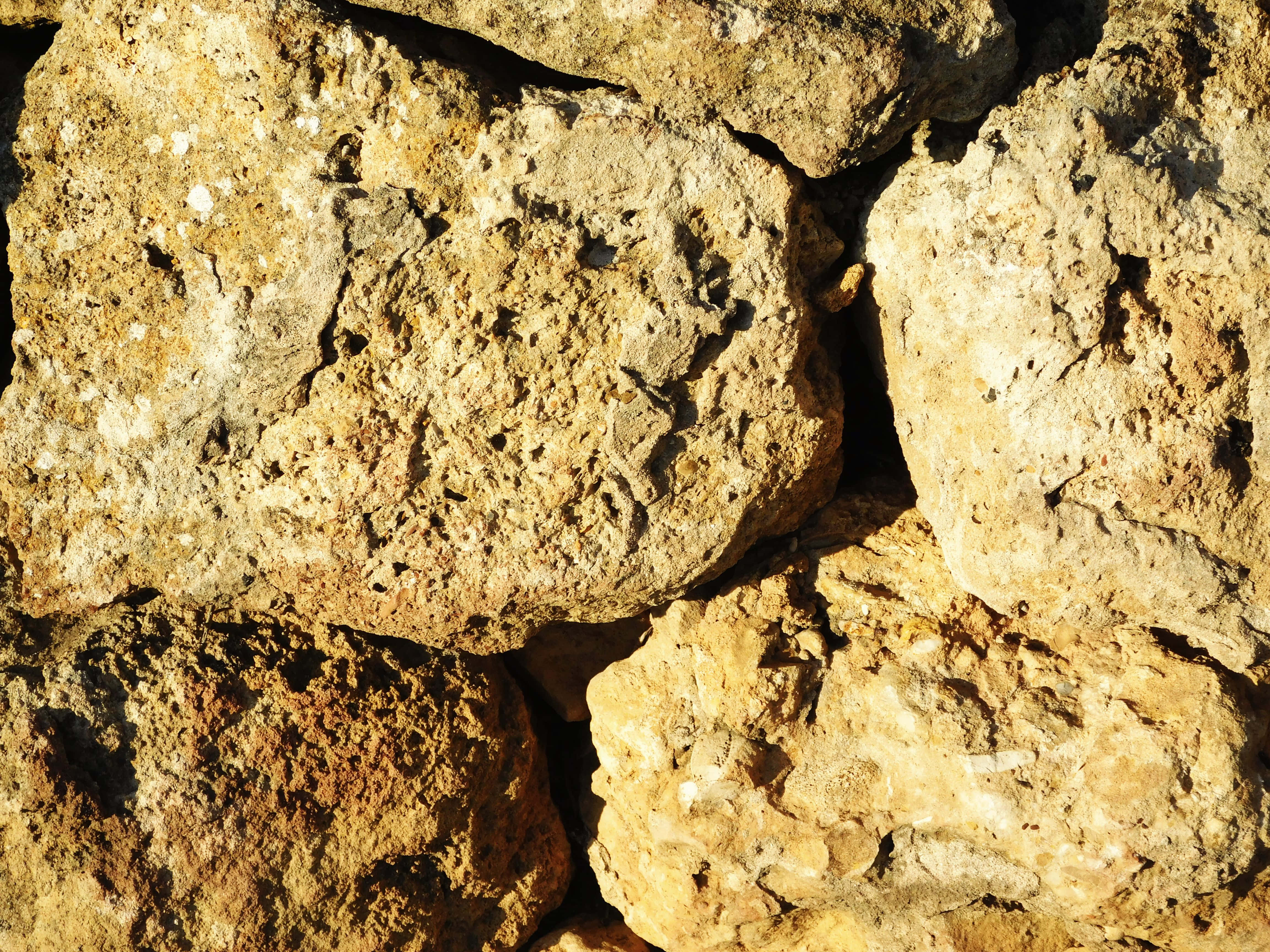 stone texture, sunlit, rough textured stones, 4K Desktop Wallpaper