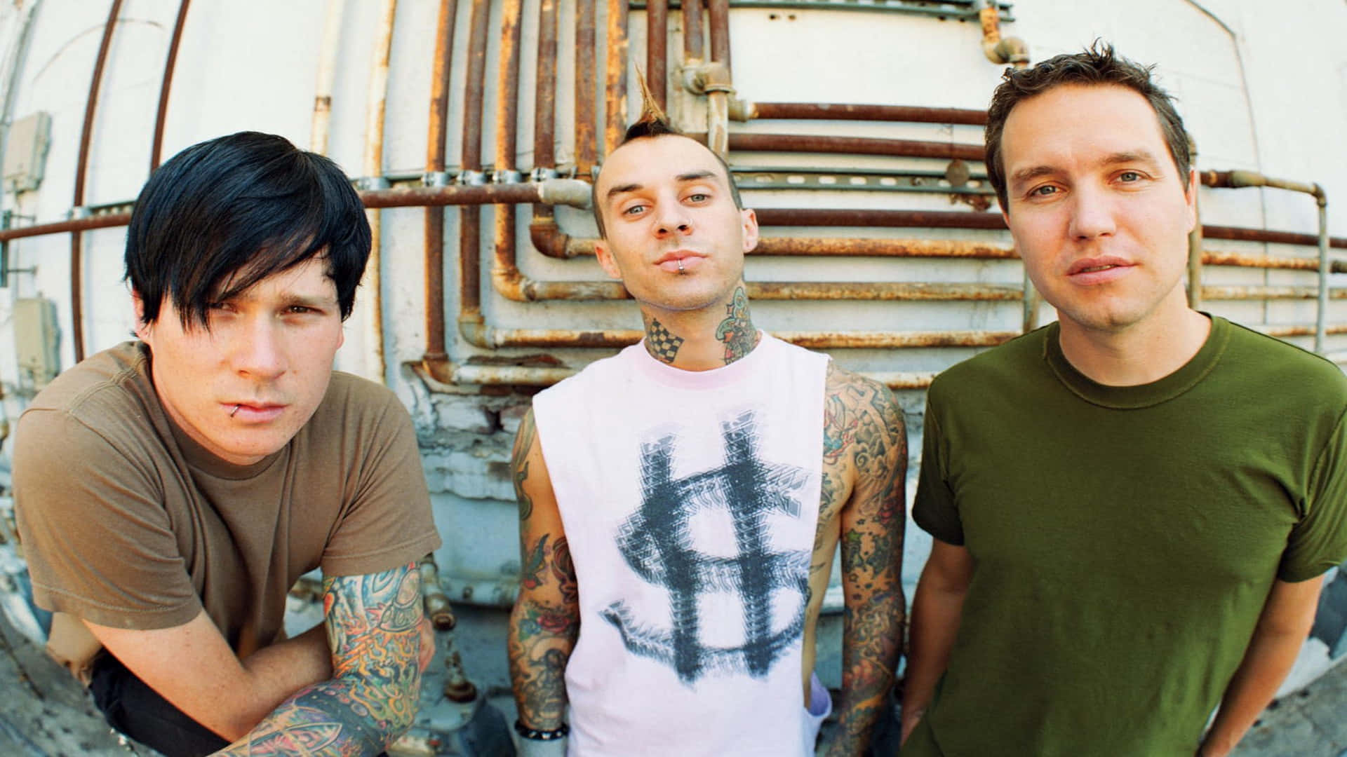Blink-182, tattooed men, rusted pipe wall, Full HD Desktop Wallpaper
