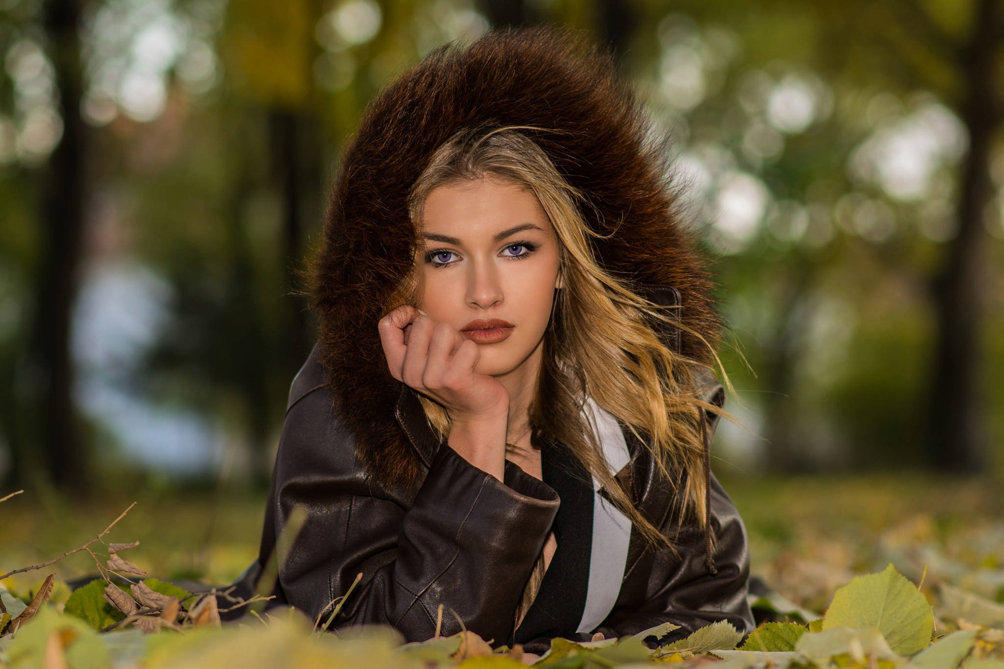 blonde female model, fur-lined leather jacket, autumn leaves, Full HD Desktop Wallpaper