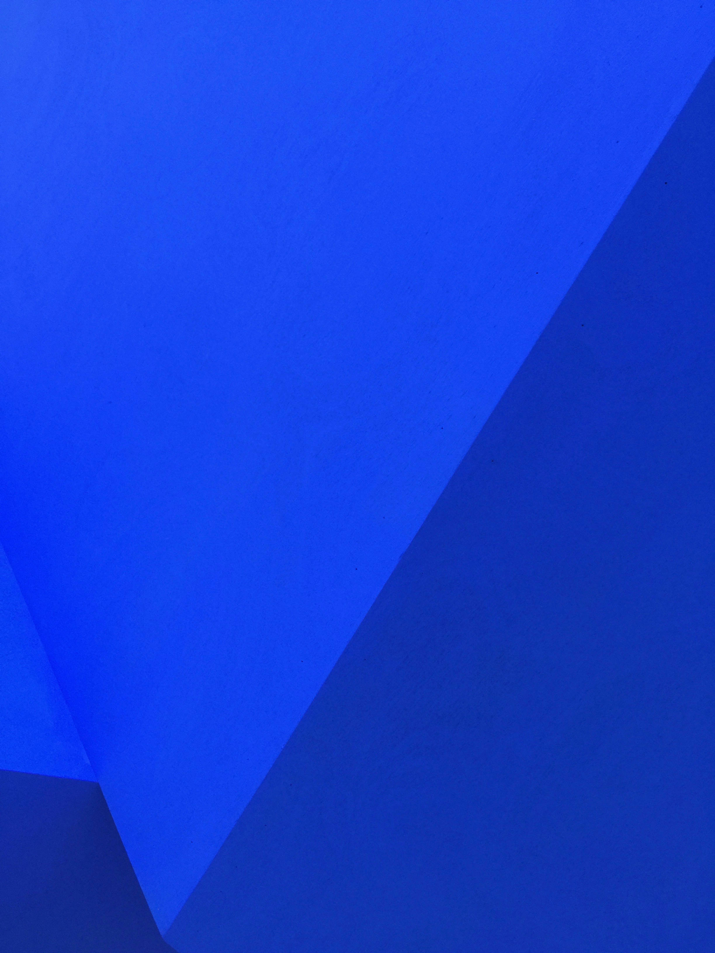 blue colored sides of pyramid, abstract geometric wallpaper, layered blue triangular shapes, 2K Phone Wallpaper